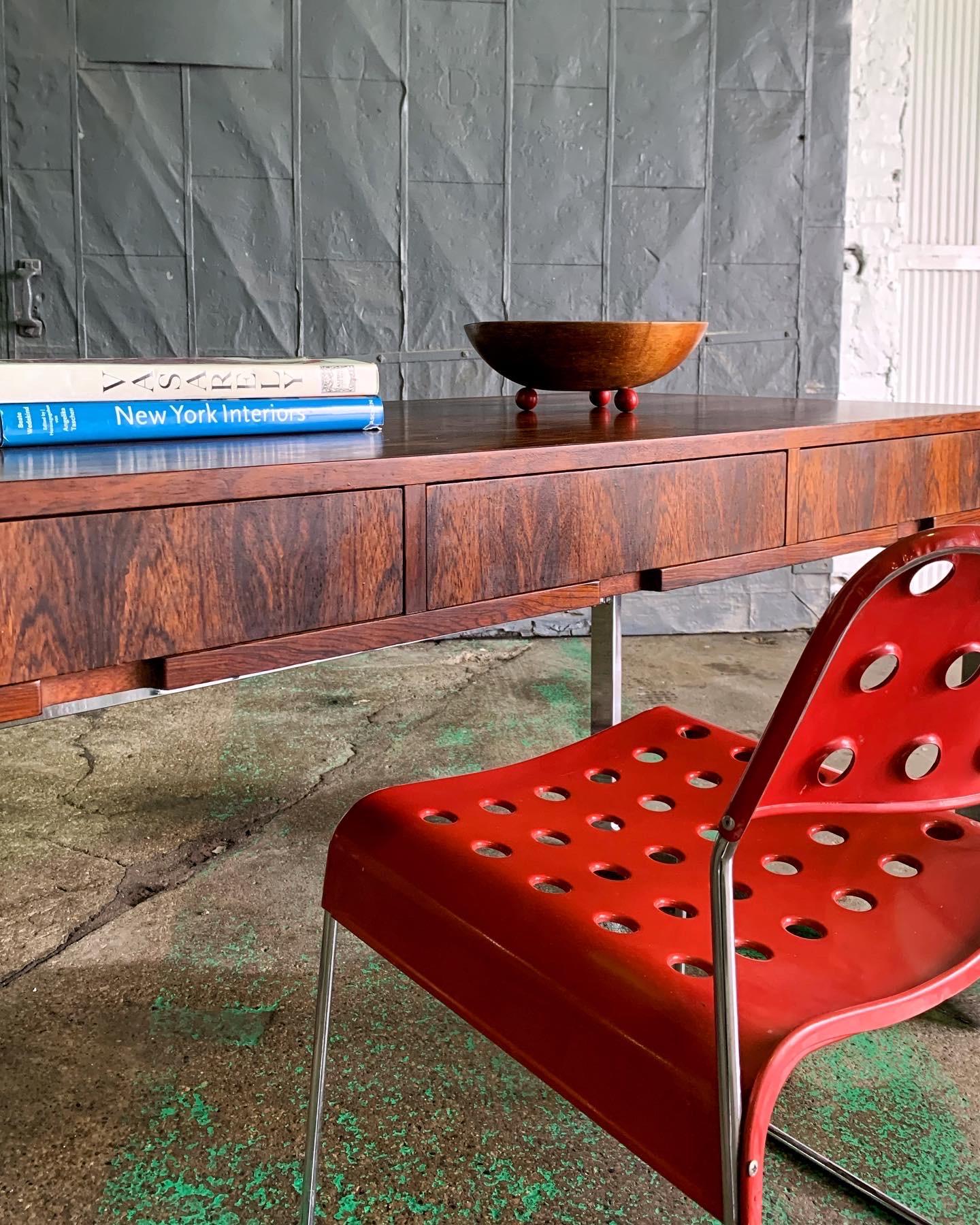 Minimalist Brazilian Rosewood and Chrome Desk in the style of Milo Baughman In Good Condition For Sale In Chicago, IL