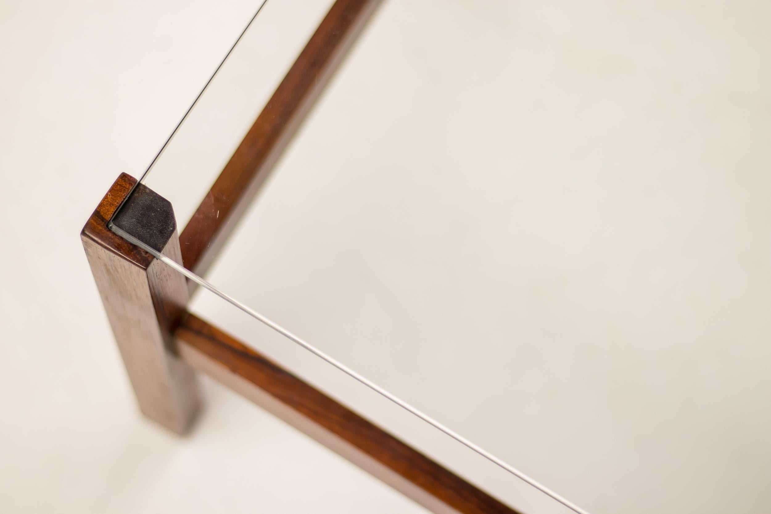 Mid-Century Modern Table basse brésilienne minimaliste moderne du milieu du siècle dernier en vente