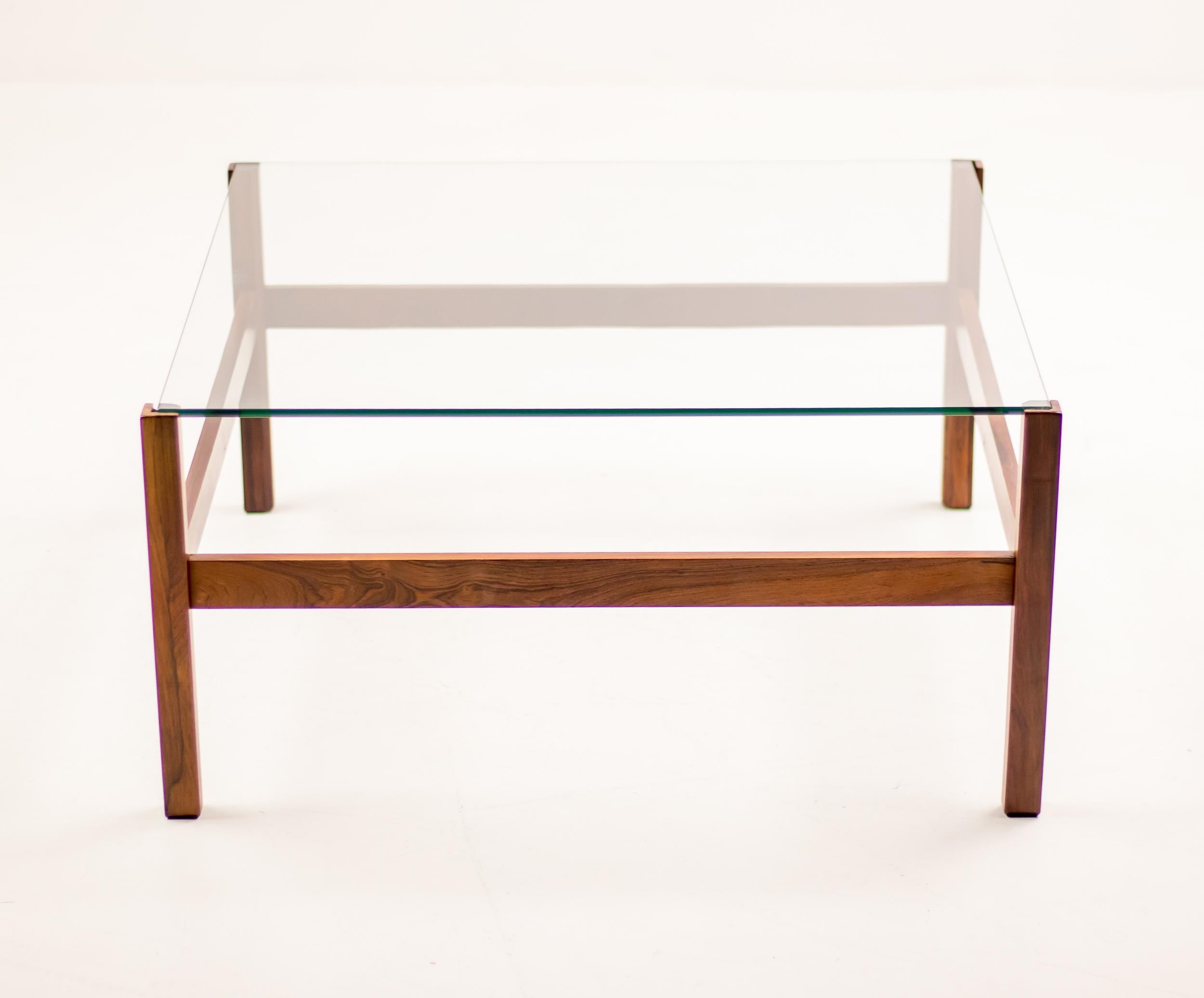 Milieu du XXe siècle Table basse brésilienne minimaliste moderne du milieu du siècle dernier en vente