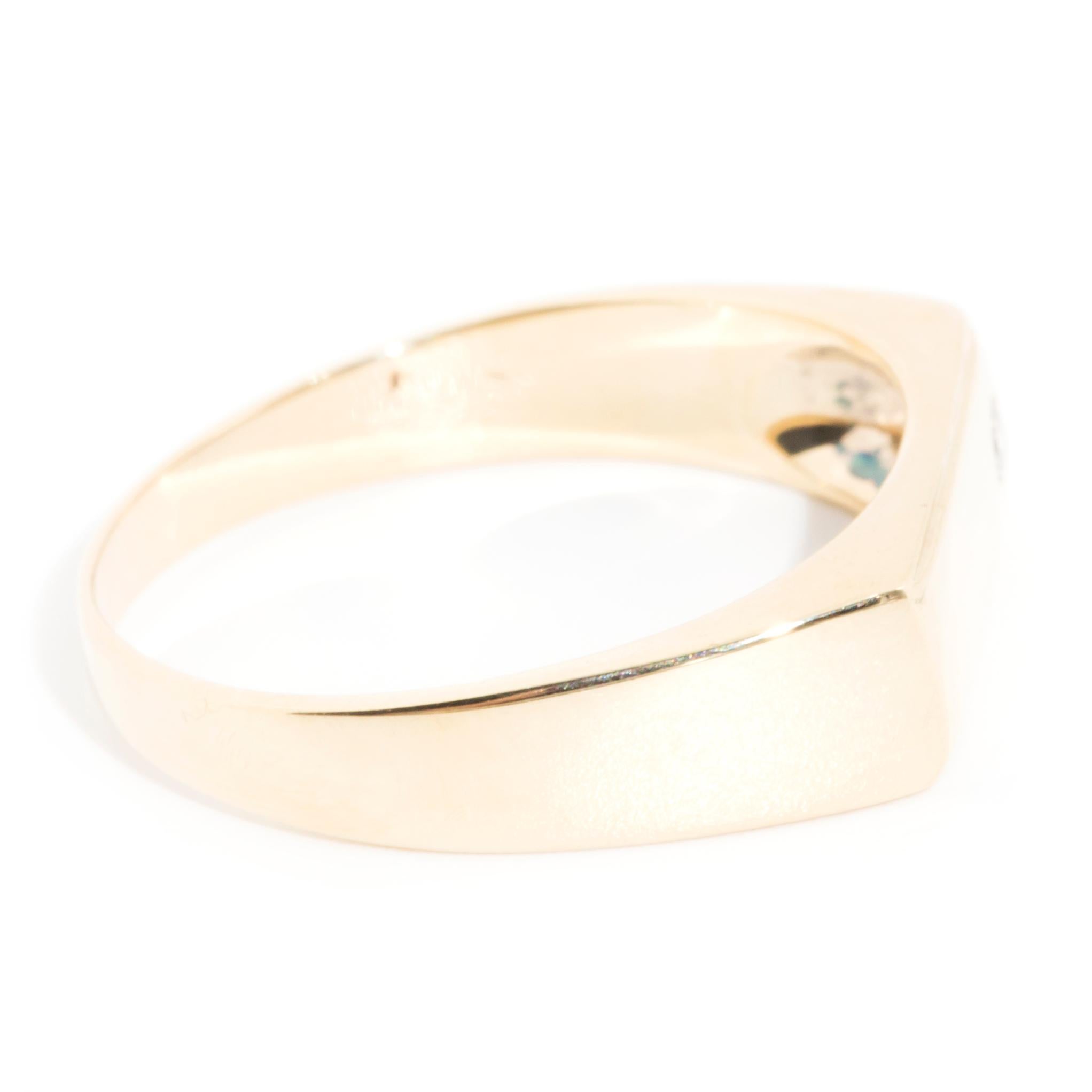 Minimalist Brilliant Diamond Vintage Men's Signet Ring in 9 Carat Yellow Gold 4
