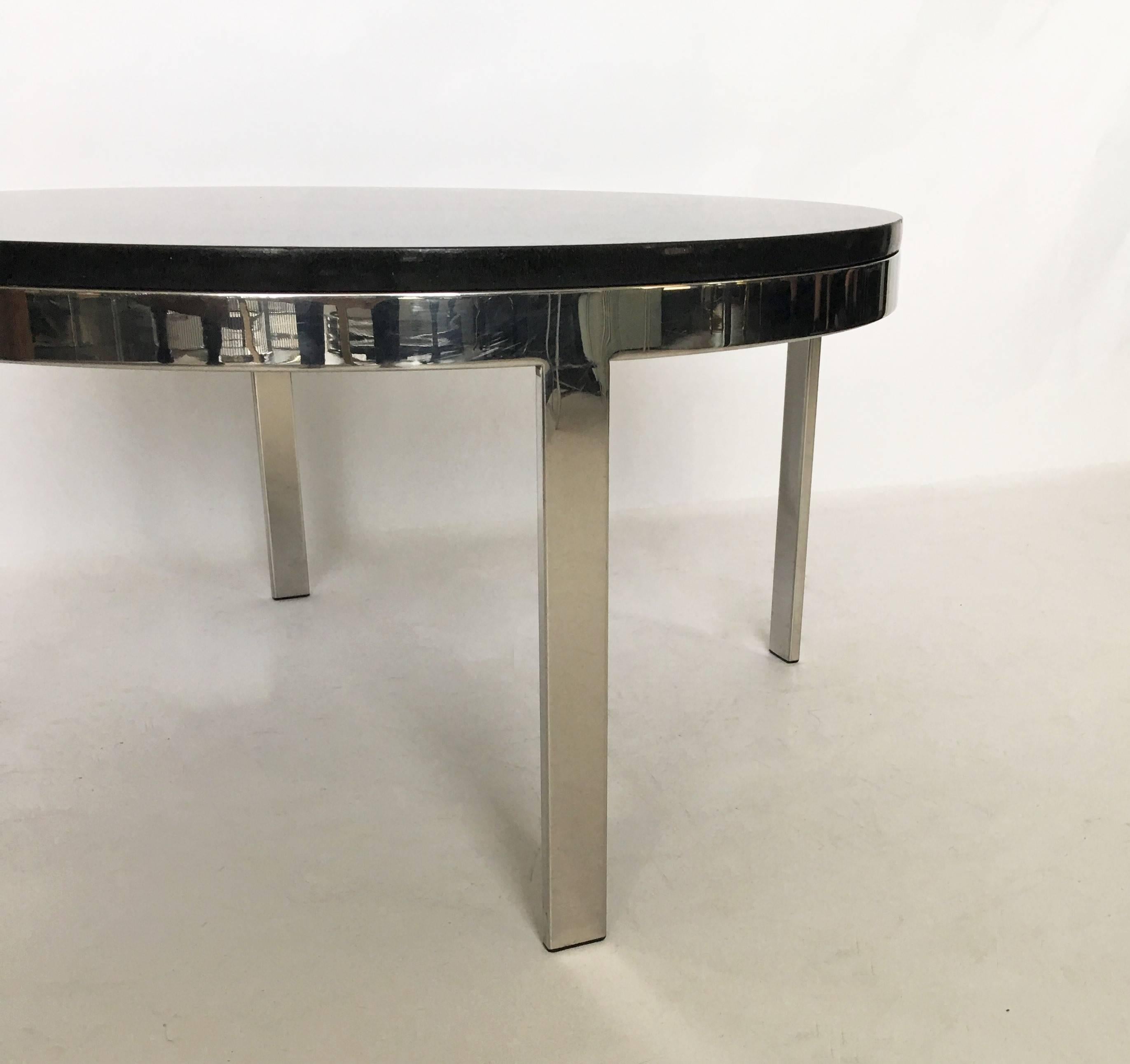 Américain Table basse minimaliste Brueton en acier inoxydable poli et granit en vente