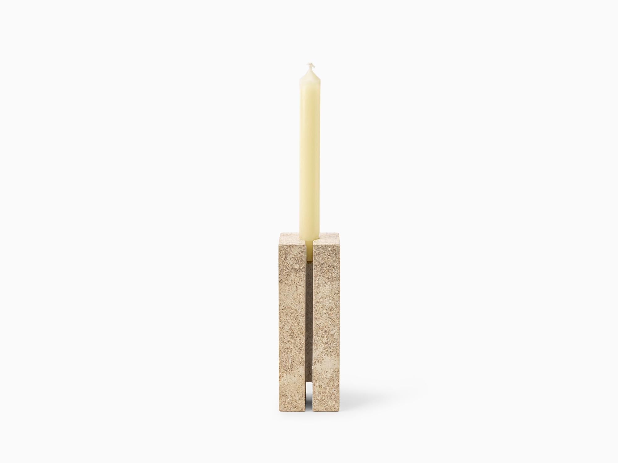 Minimalistischer Kerzenständer - Stumpenkerze (Moderne) im Angebot