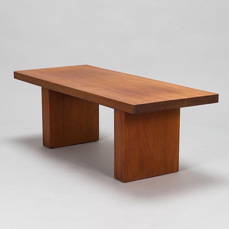 A rare minimalist side or coffee table by Carl Gustaf Hiort af Ornäs (Finland). Table top in solid teak. Super cool piece.
Manufactured for HMN Huonekalu Mikko Nupponen Lahtis in the 60´s.

Carl Gustaf Hiort af Ornäs was a Finnish furniture