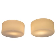 Coppia di lampade da soffitto minimaliste in vetro opalino bianco, Pohjoismainen Sähkö, anni '50