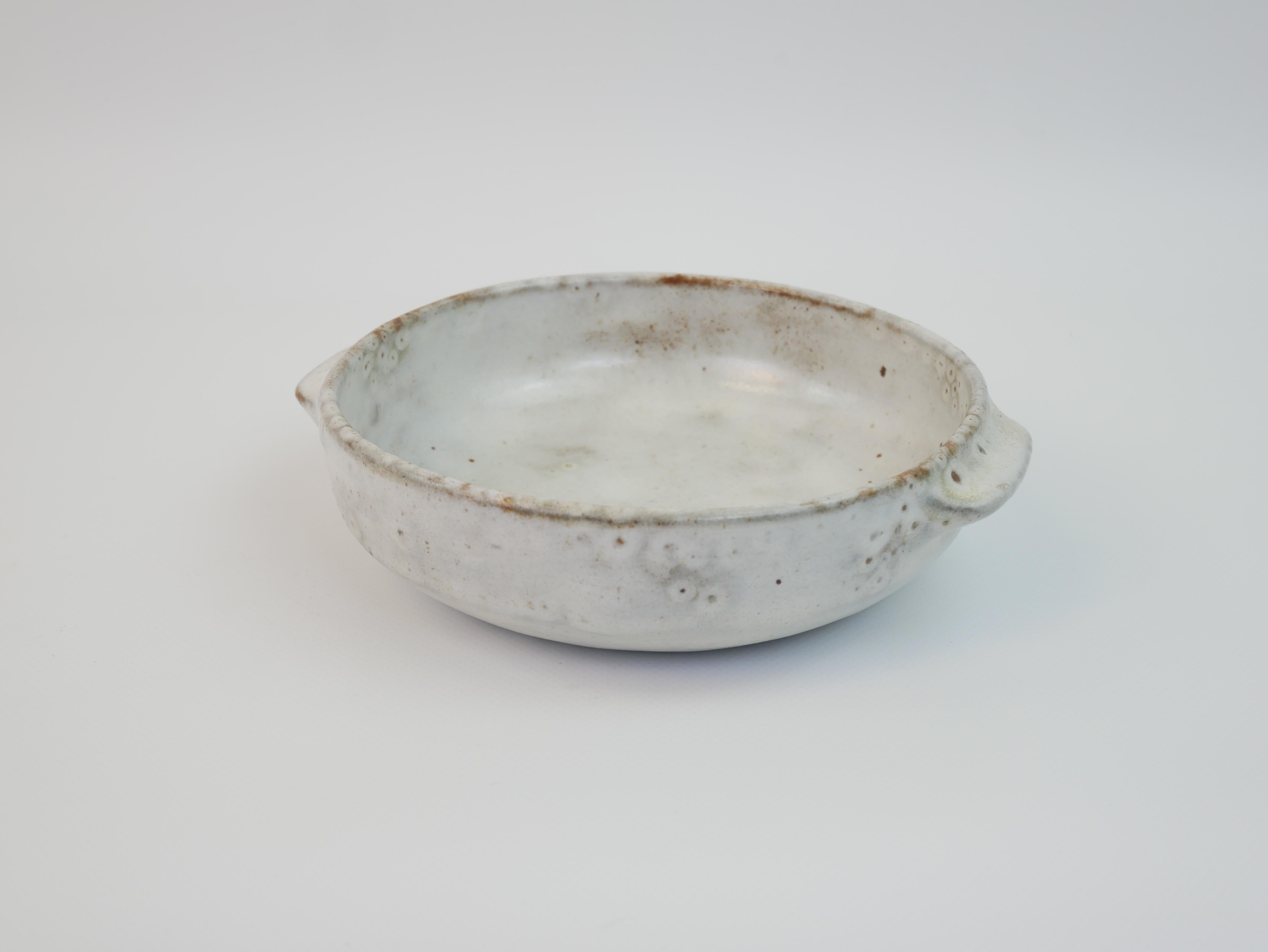 Minimalist ceramic Vide-Poche by Alexandre Kostansda Vallauris Circa 1950 For Sale 1
