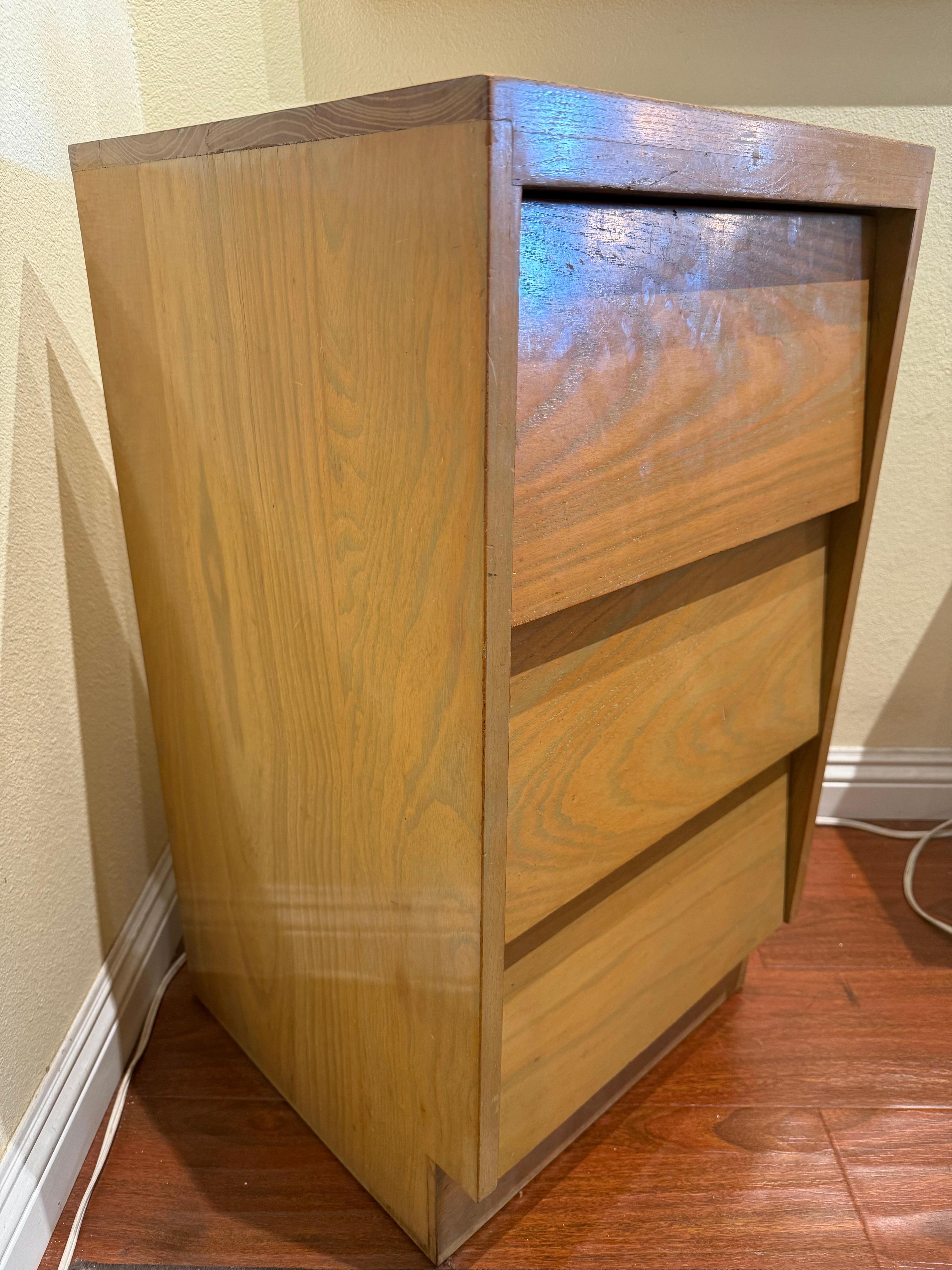 Mid-Century Modern Minimalist Cerused Oak Nightstand by Russel Wright For Sale