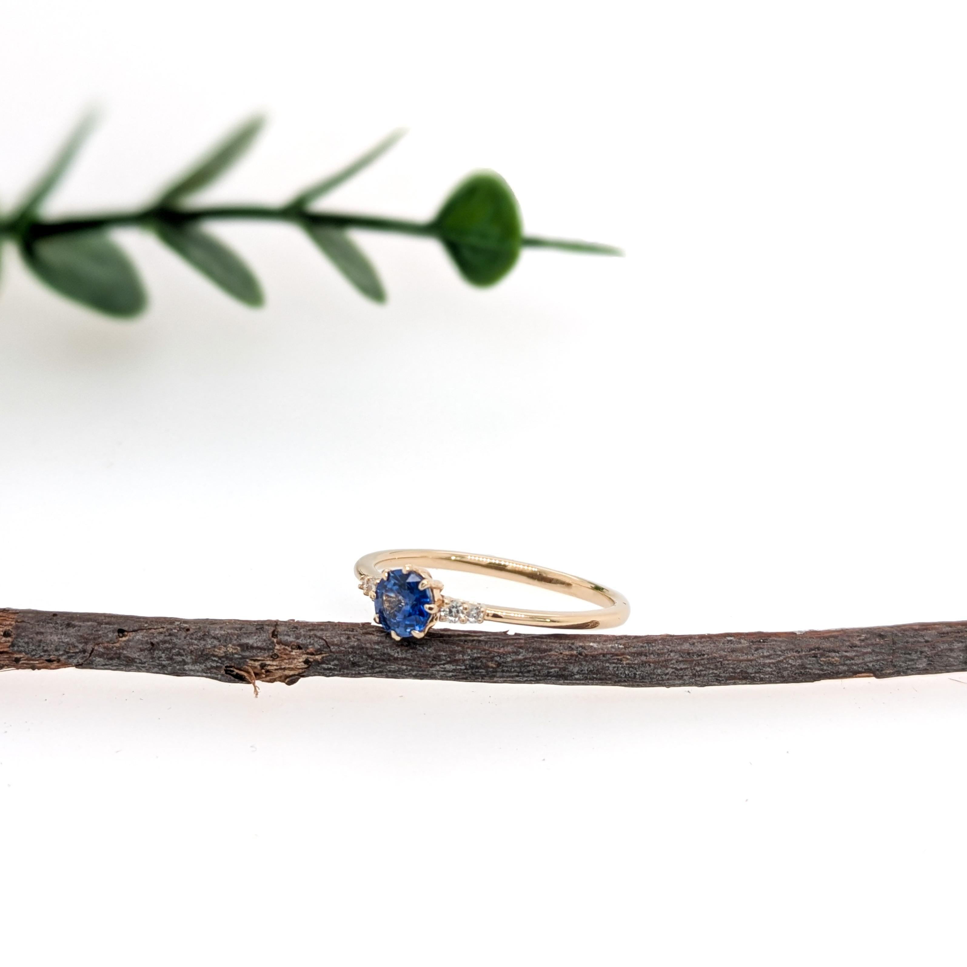 Taglio rotondo Anello minimalista con zaffiro di Ceylon e diamanti naturali in oro massiccio 14K  Tondo da 5 mm in vendita
