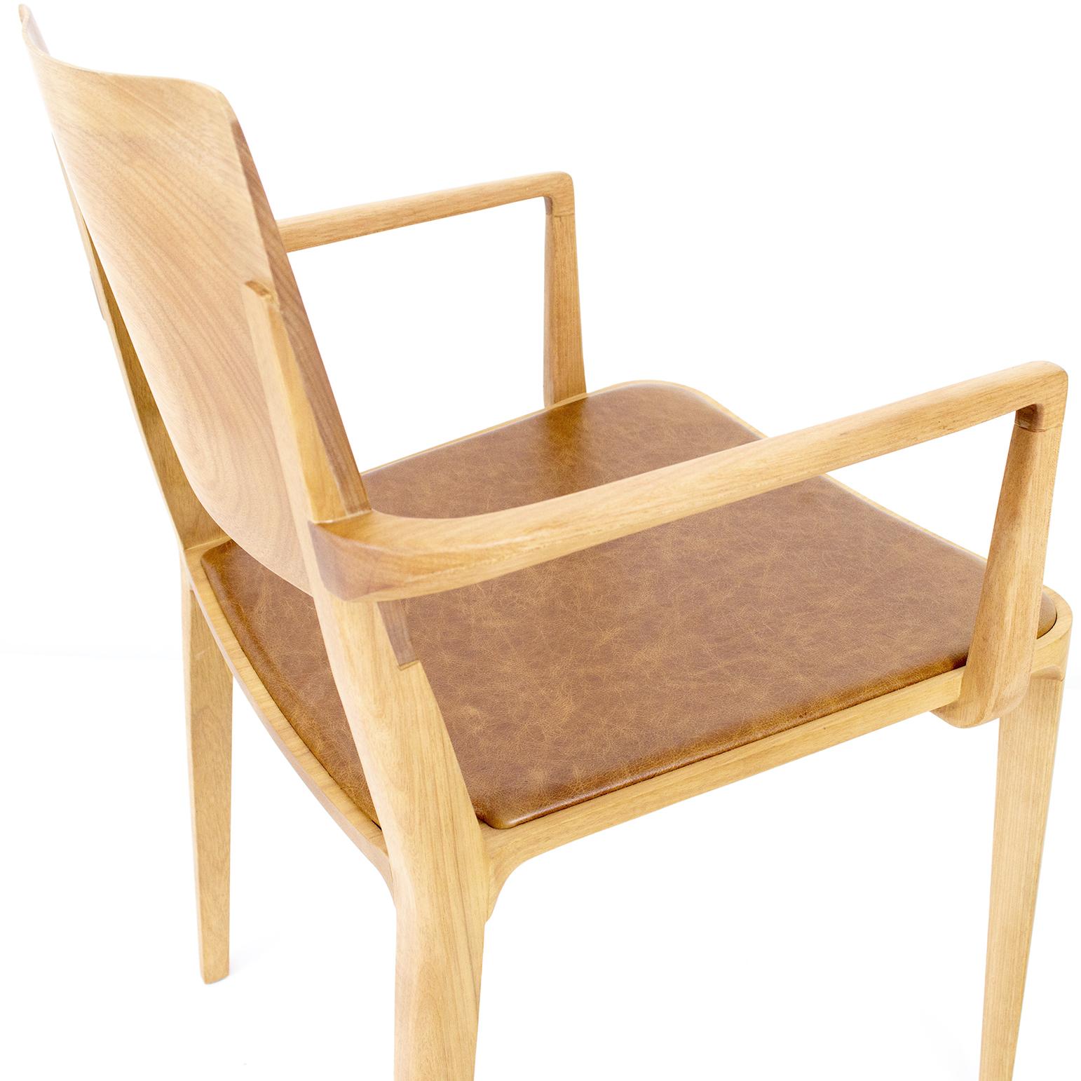 Minimalistischer Sessel aus Hartholz (21. Jahrhundert und zeitgenössisch) im Angebot