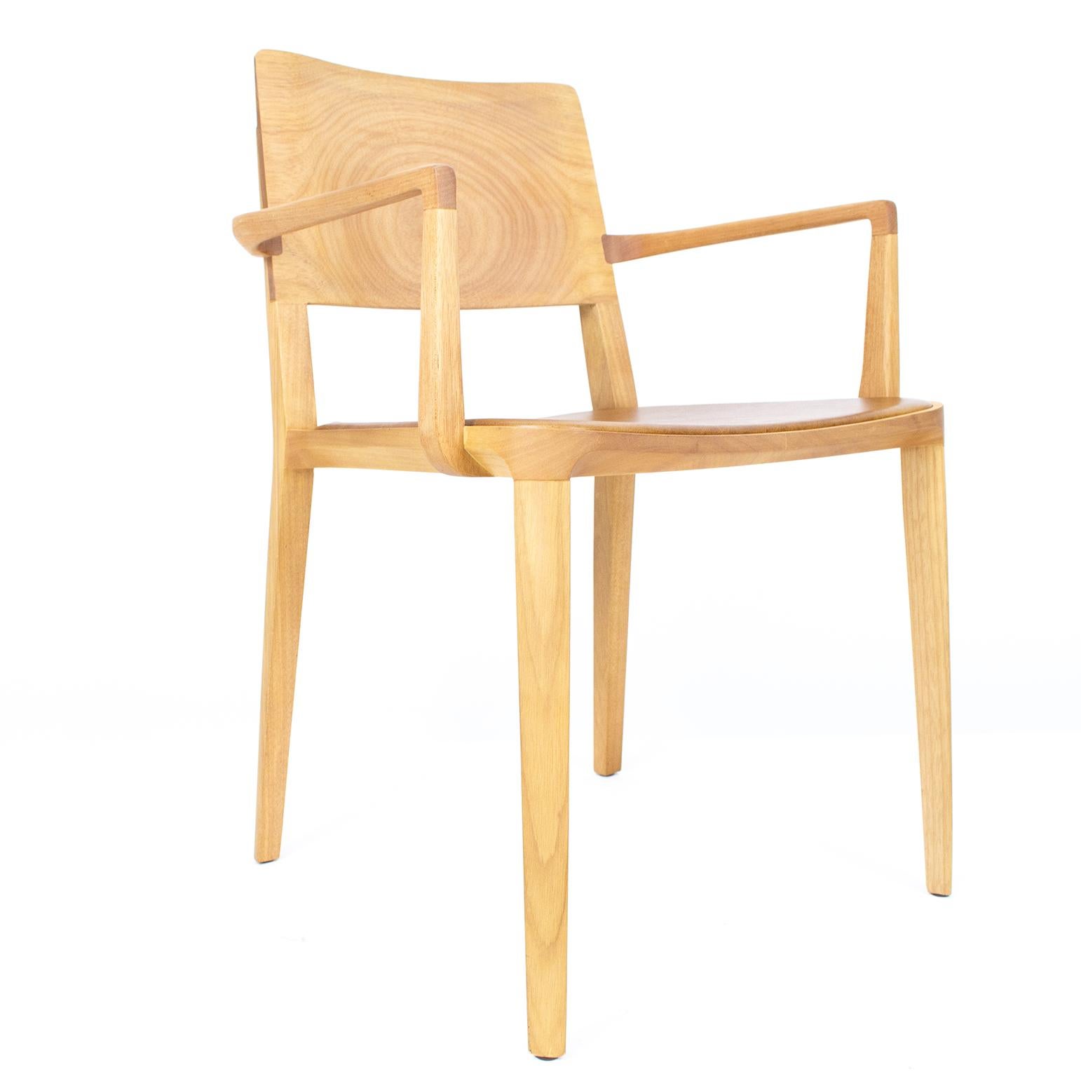 Fauteuil minimaliste en bois dur