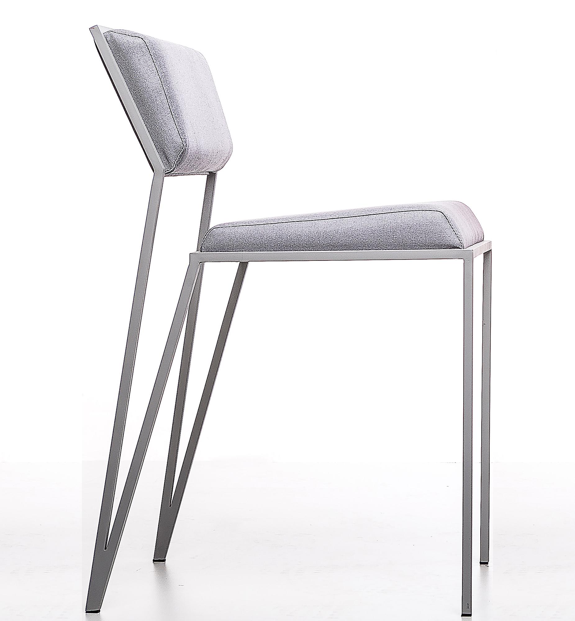 Chaise minimaliste en acier, style contemporain brésilien, noir, de Tiago Curioni en vente 7