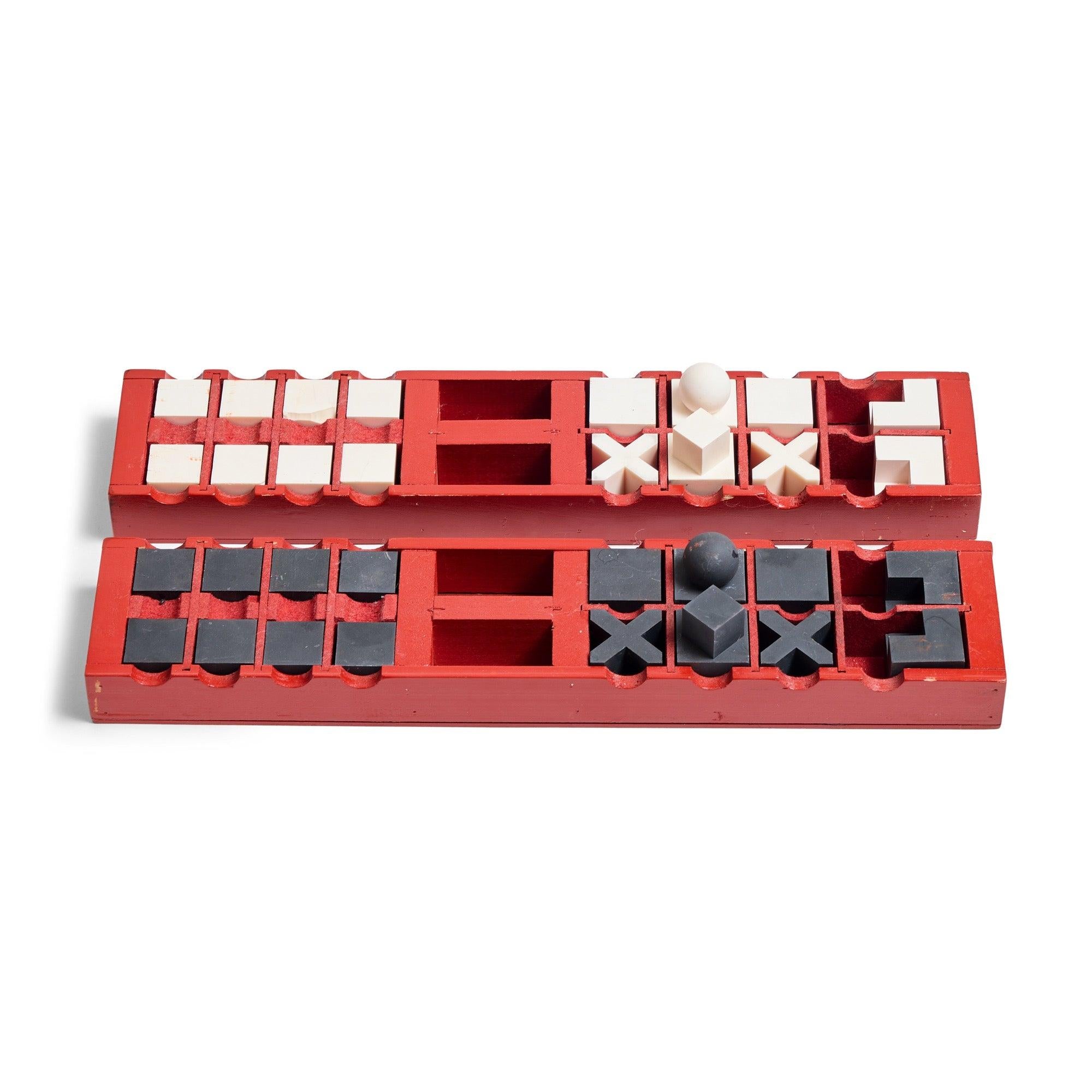 Minimalist Chess Set Attributed to Joseph Hartwig, 1924 In Excellent Condition For Sale In Sagaponack, NY