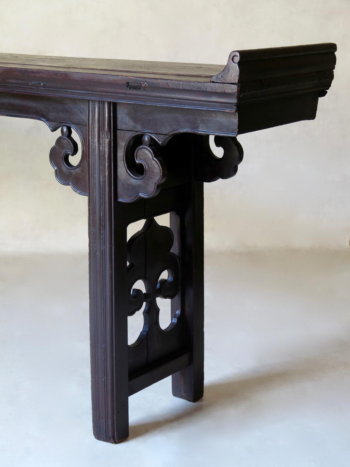 Qing Minimalist Chinese Altar Table, 19th Century For Sale