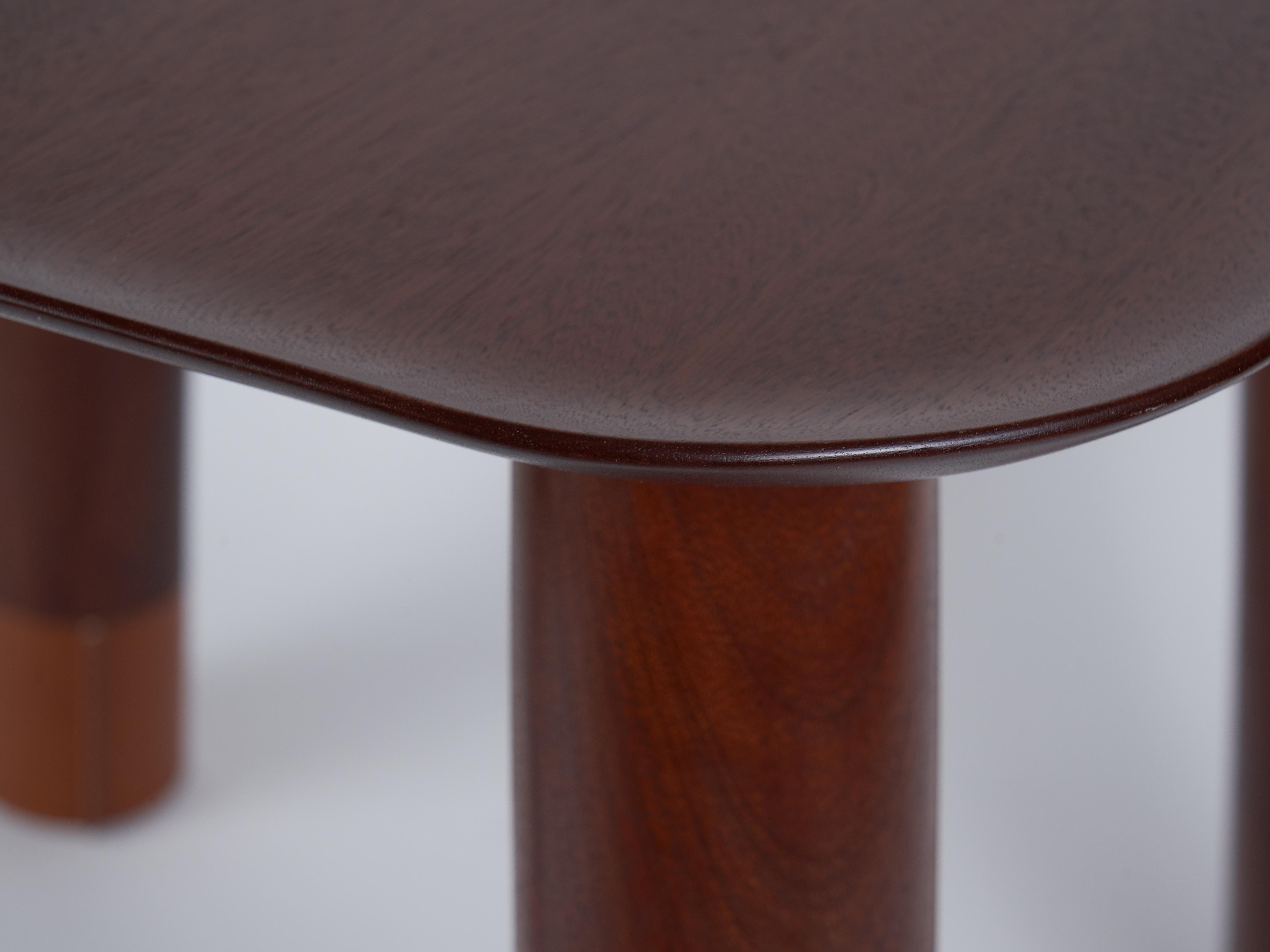 Mesa de centro minimalista de madera de sapeli por Val Khvan Estadounidense en venta