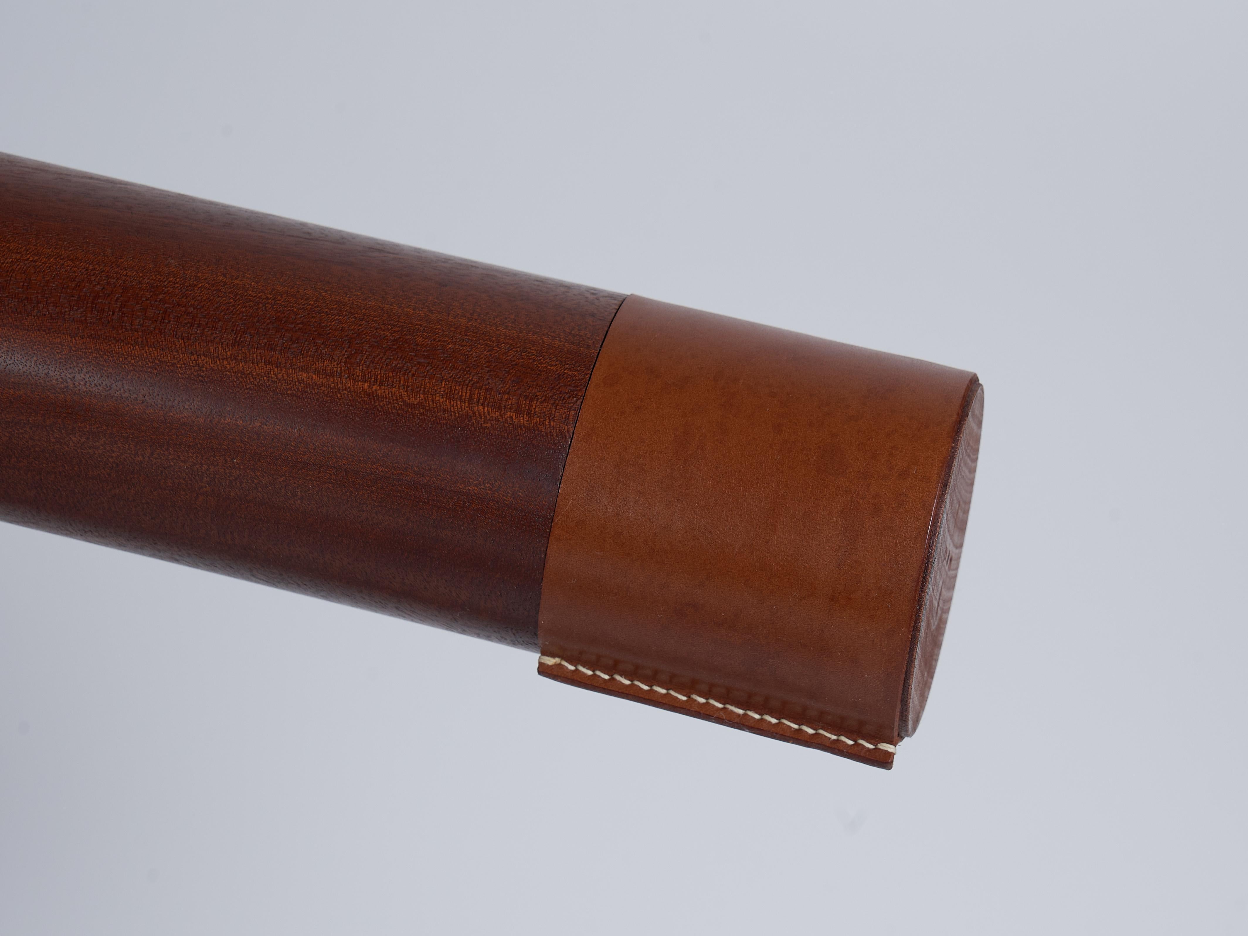 Mesa de centro minimalista de madera de sapeli por Val Khvan en venta 1