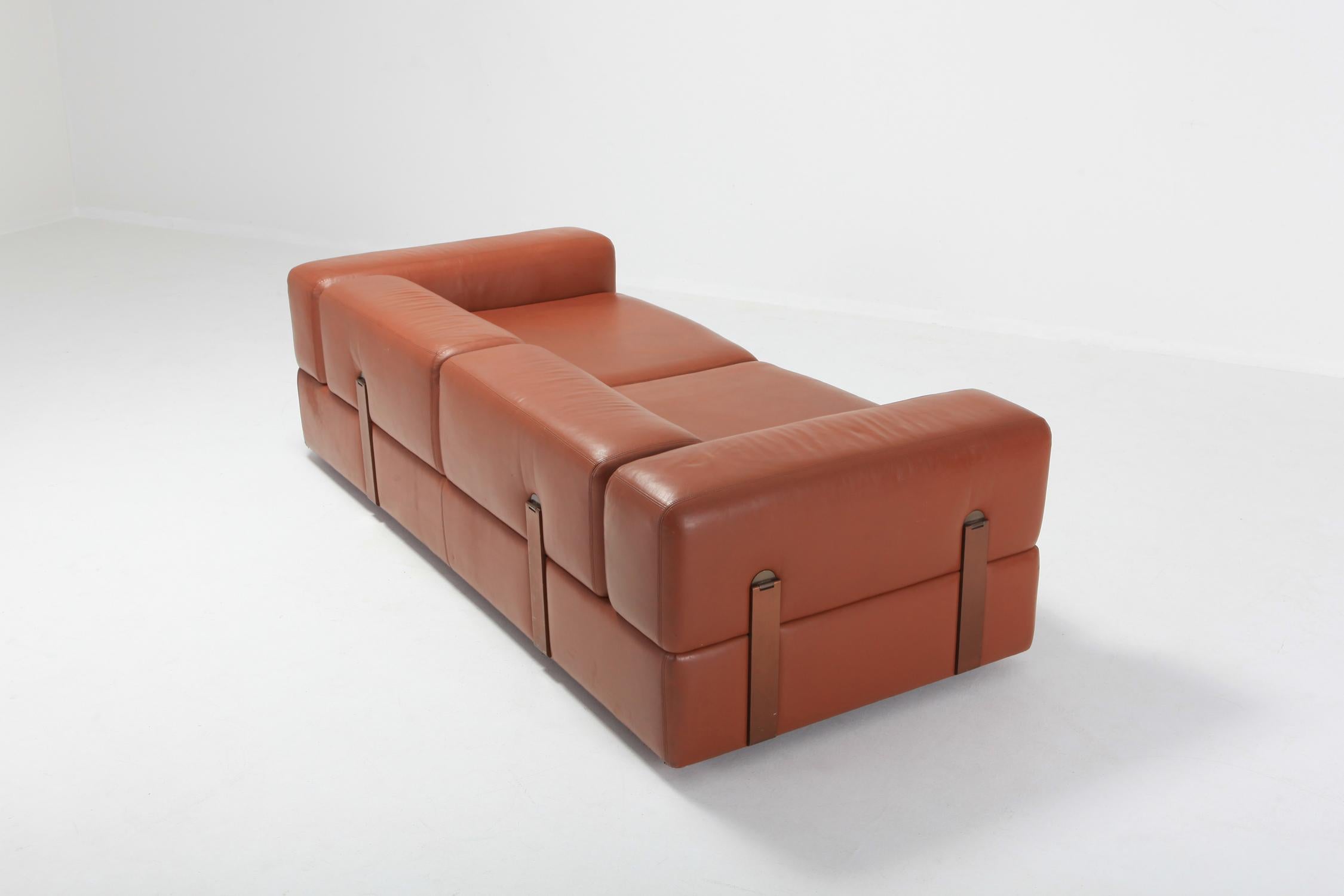 Minimalist Cognac Leather Sofa by Tito Agnoli for Cinova (Moderne der Mitte des Jahrhunderts)