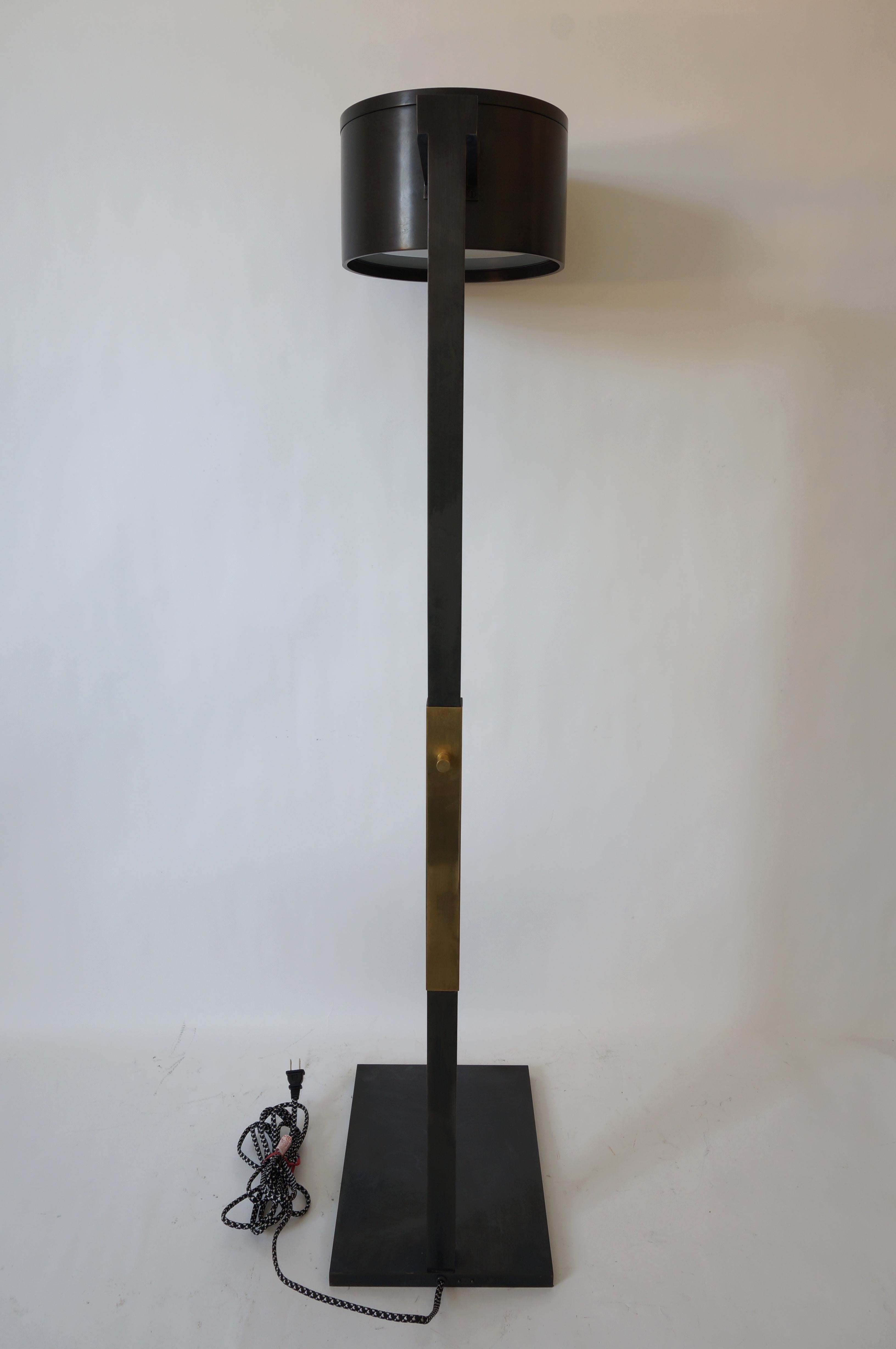 Minimalist Contemporary Floor Lamp For Sale 1