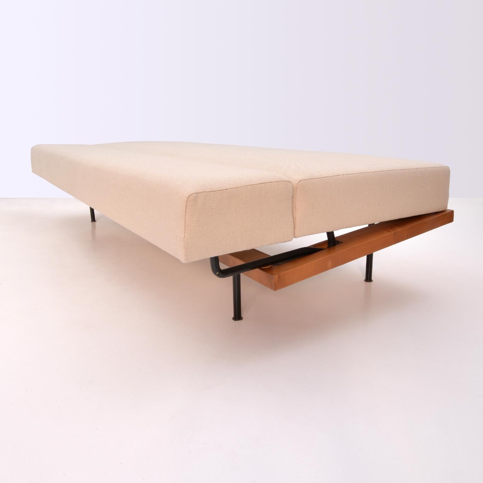 wood daybed frame