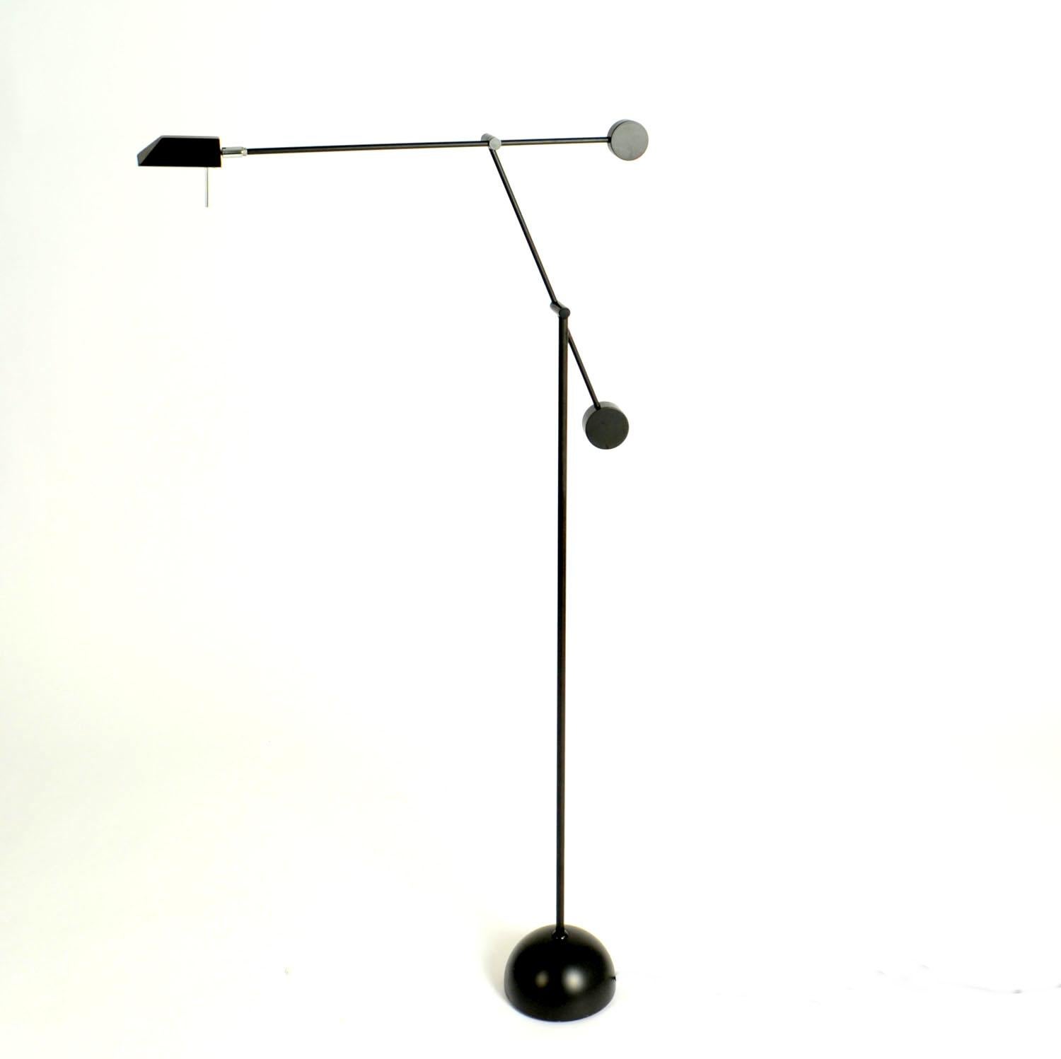 Allemand Lampadaire minimaliste Counter Balance Noir 1970 en vente