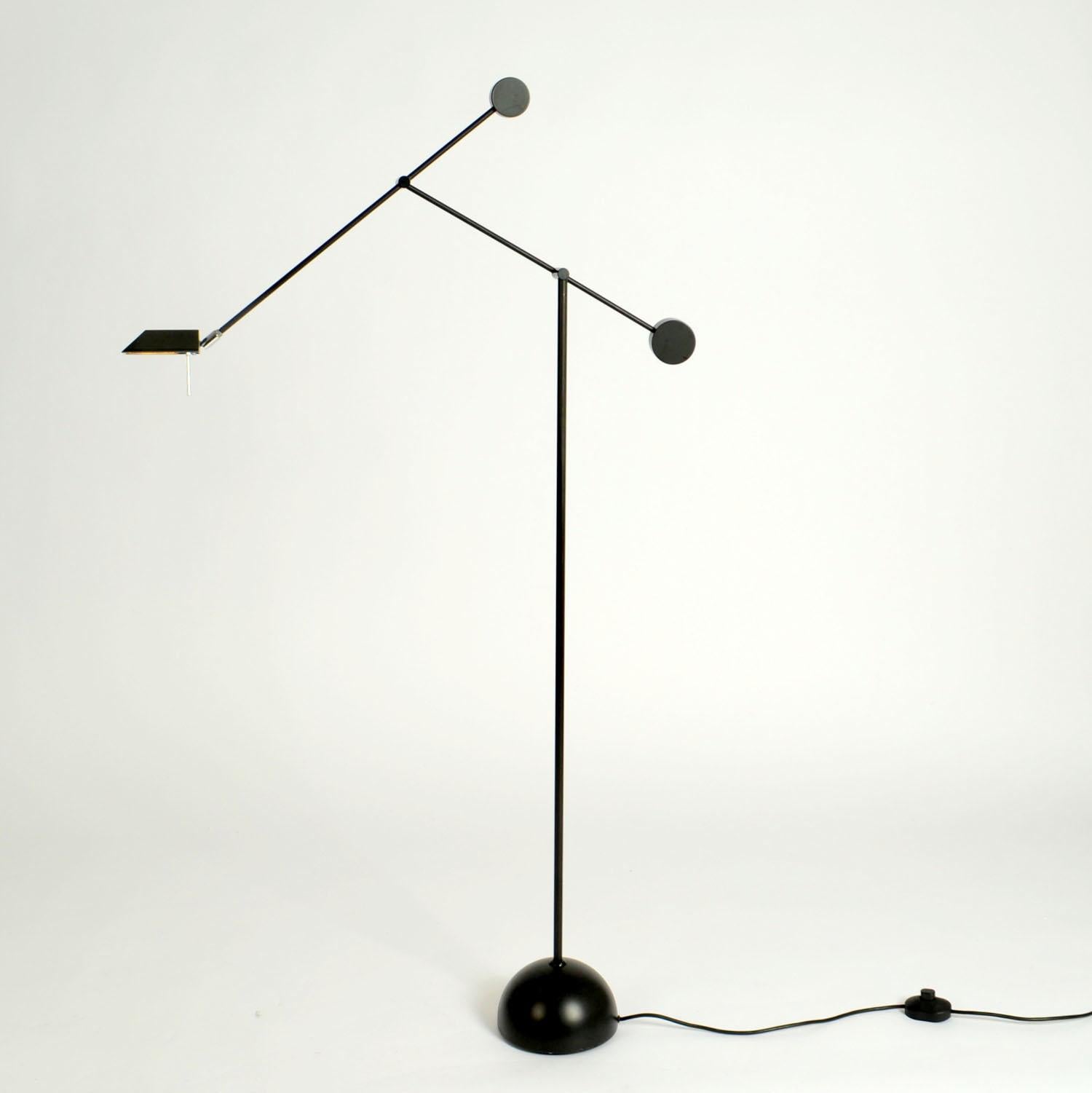 Fin du 20e siècle Lampadaire minimaliste Counter Balance Noir 1970 en vente