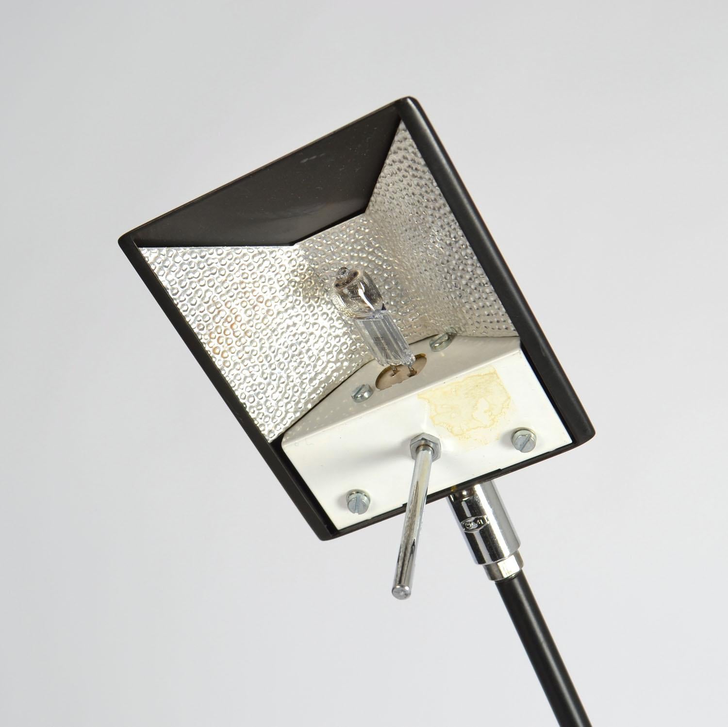 Lampadaire minimaliste Counter Balance Noir 1970 en vente 1
