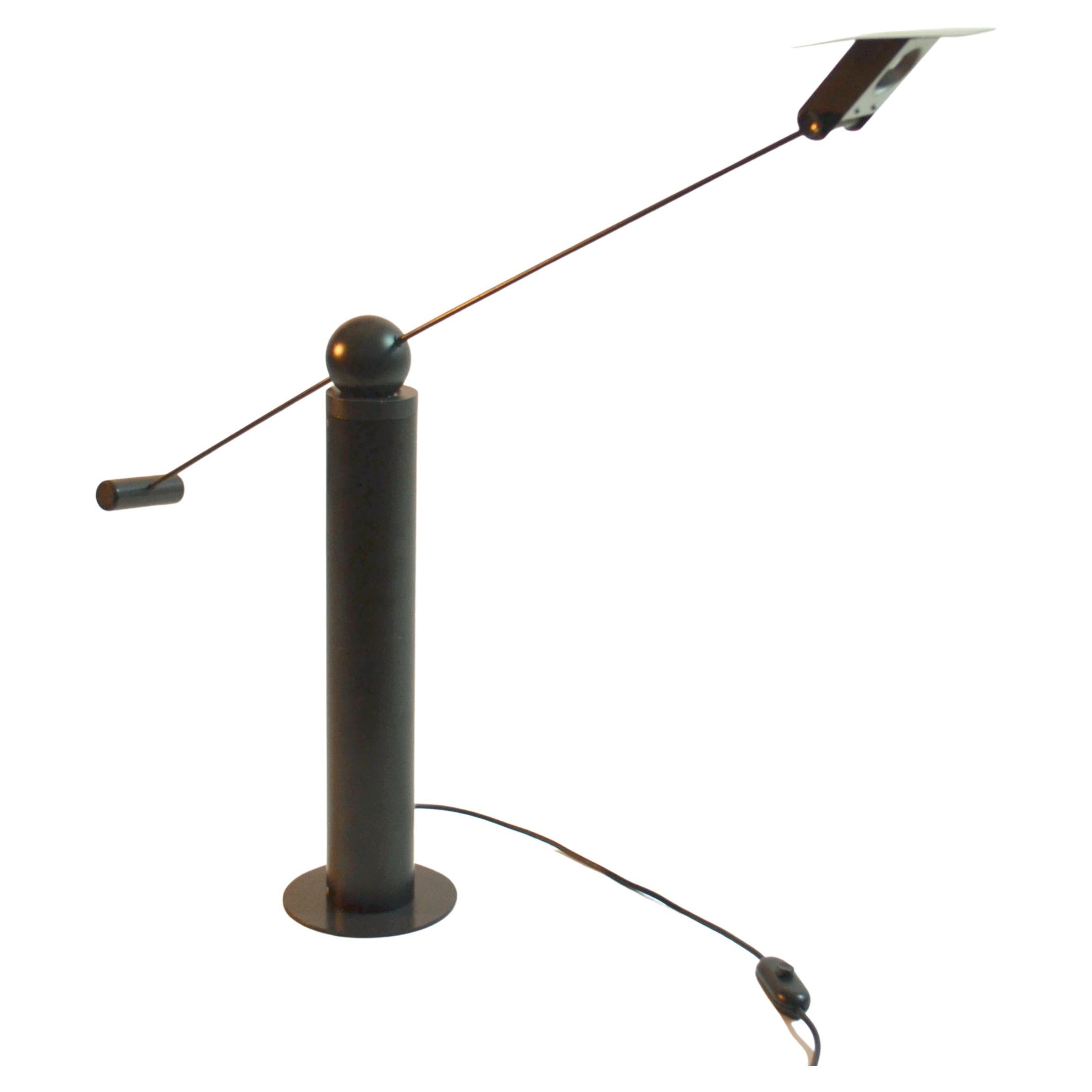 Minimalist Counterbalance Black Table Lamp Attributed to Swiss Baltensweiler In Excellent Condition For Sale In London, GB