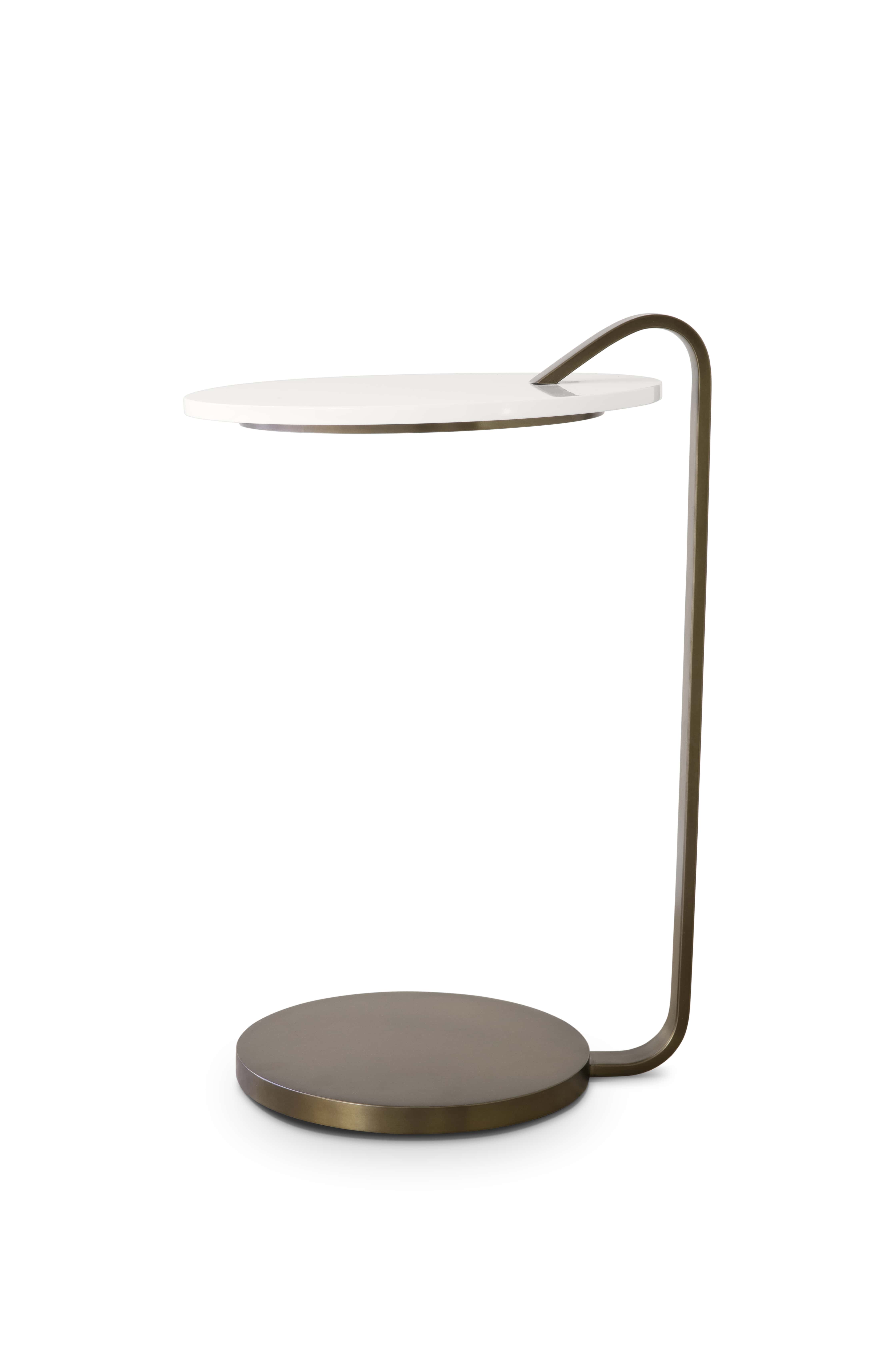 Minimalist Cream Glossy Lacquer Cutty Side Table by Caffe Latte For Sale