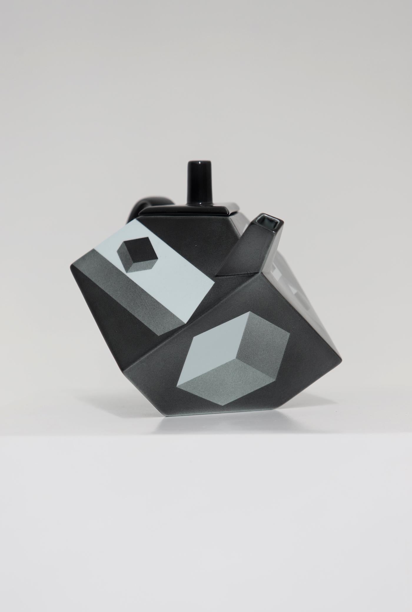 Minimalist 'Cube' Teapot by Rolf Sinnemark for Rörstrand, Sweden 1986 For Sale 3