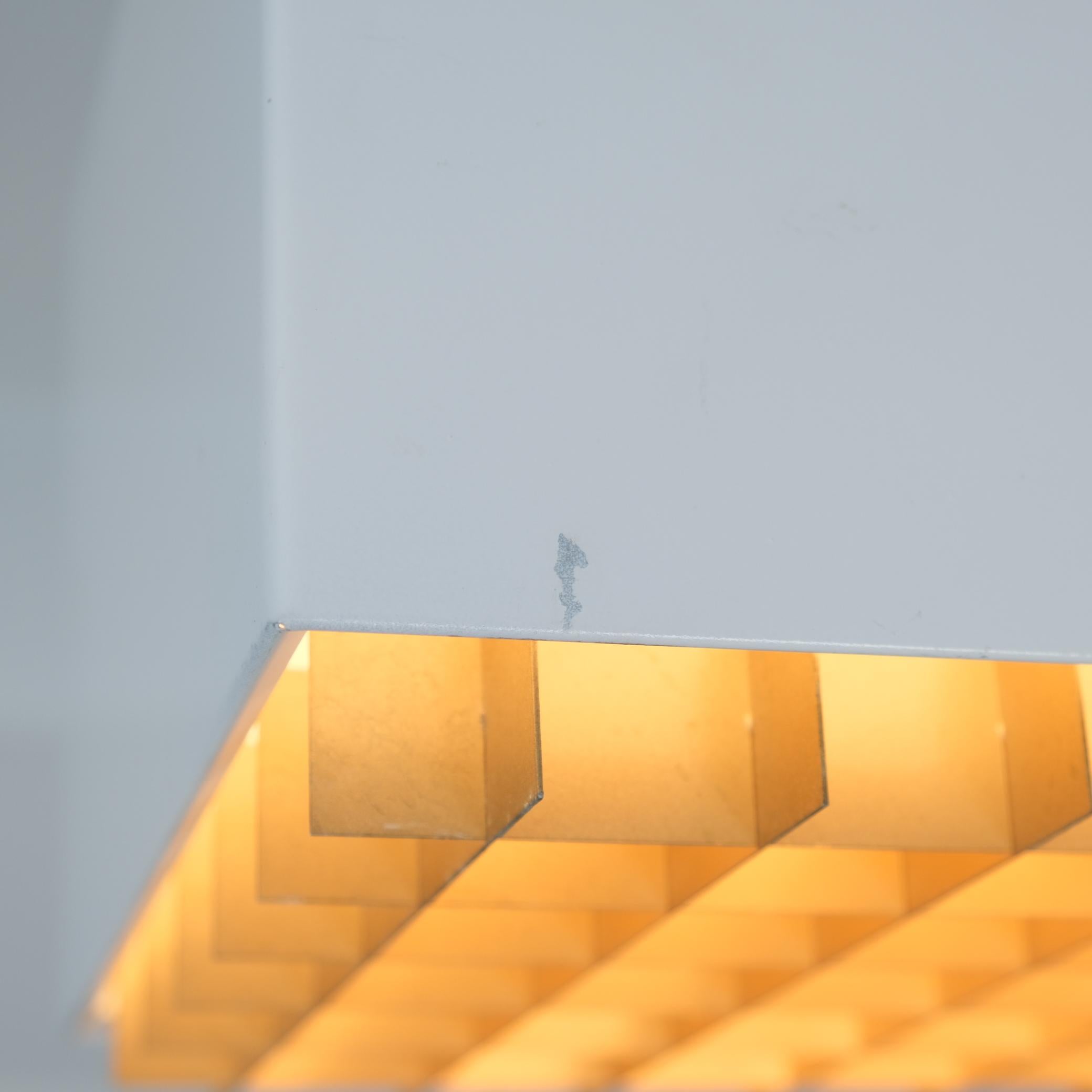 Montatura a incasso cubica minimalista, Paavo Tynell modello H2-57, bianco e oro, Idman anni '80 in vendita 1