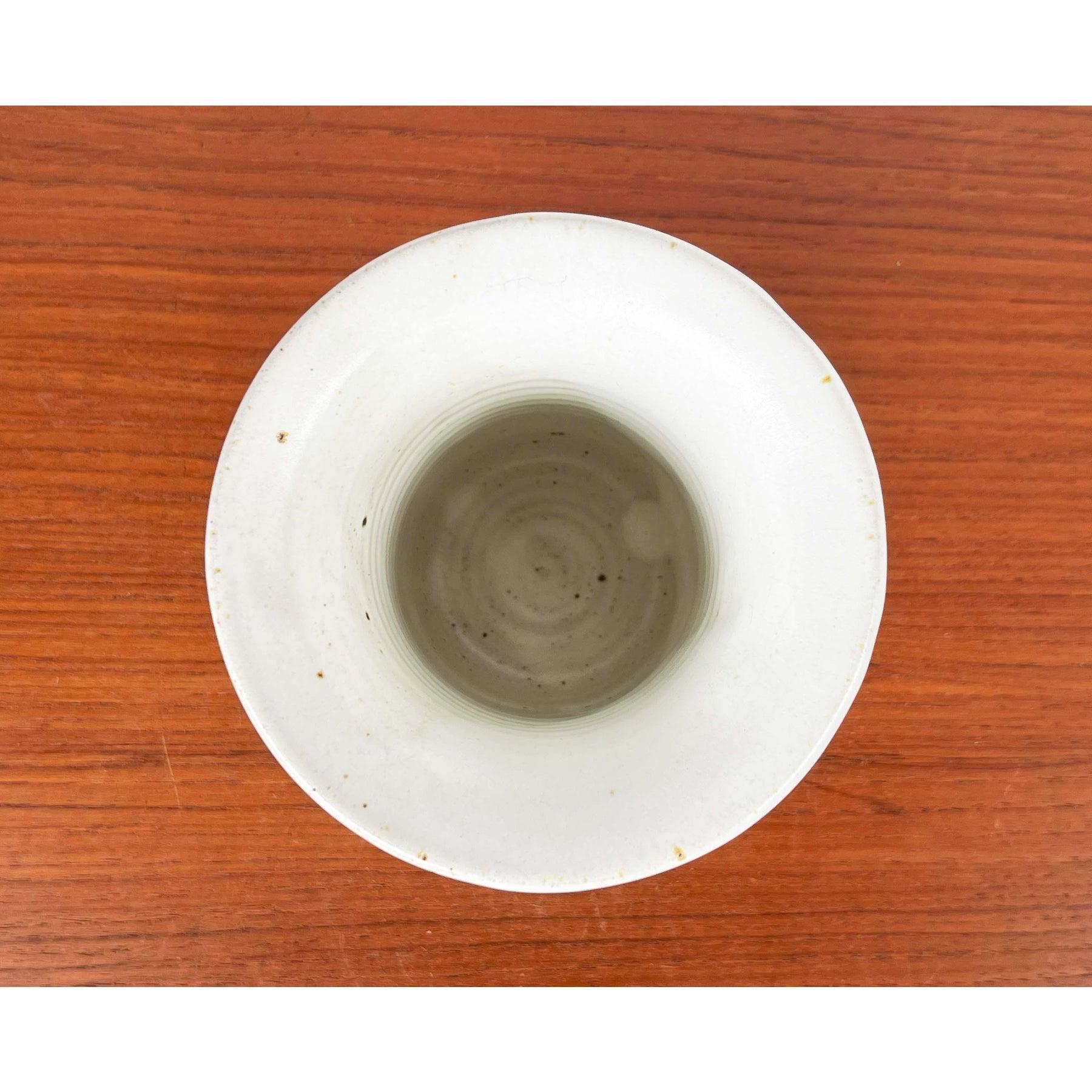 Vase minimaliste en Studio Pottery danois par Jette Andersen Keramik, 1960s Bon état - En vente à Hamburg, DE