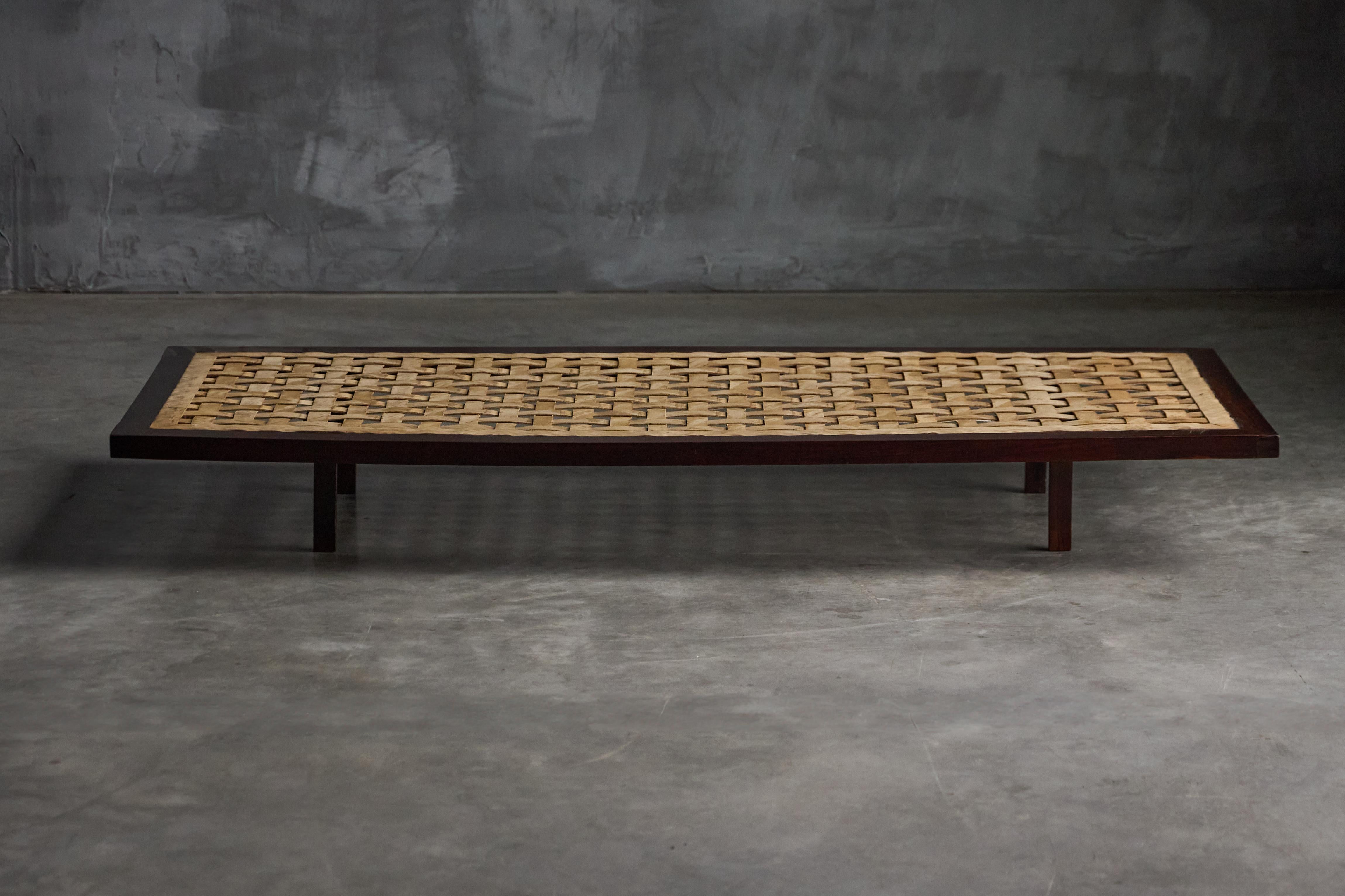Sofá-cama minimalista de Jorge Zalszupin, Brasil, años 60 en venta 4