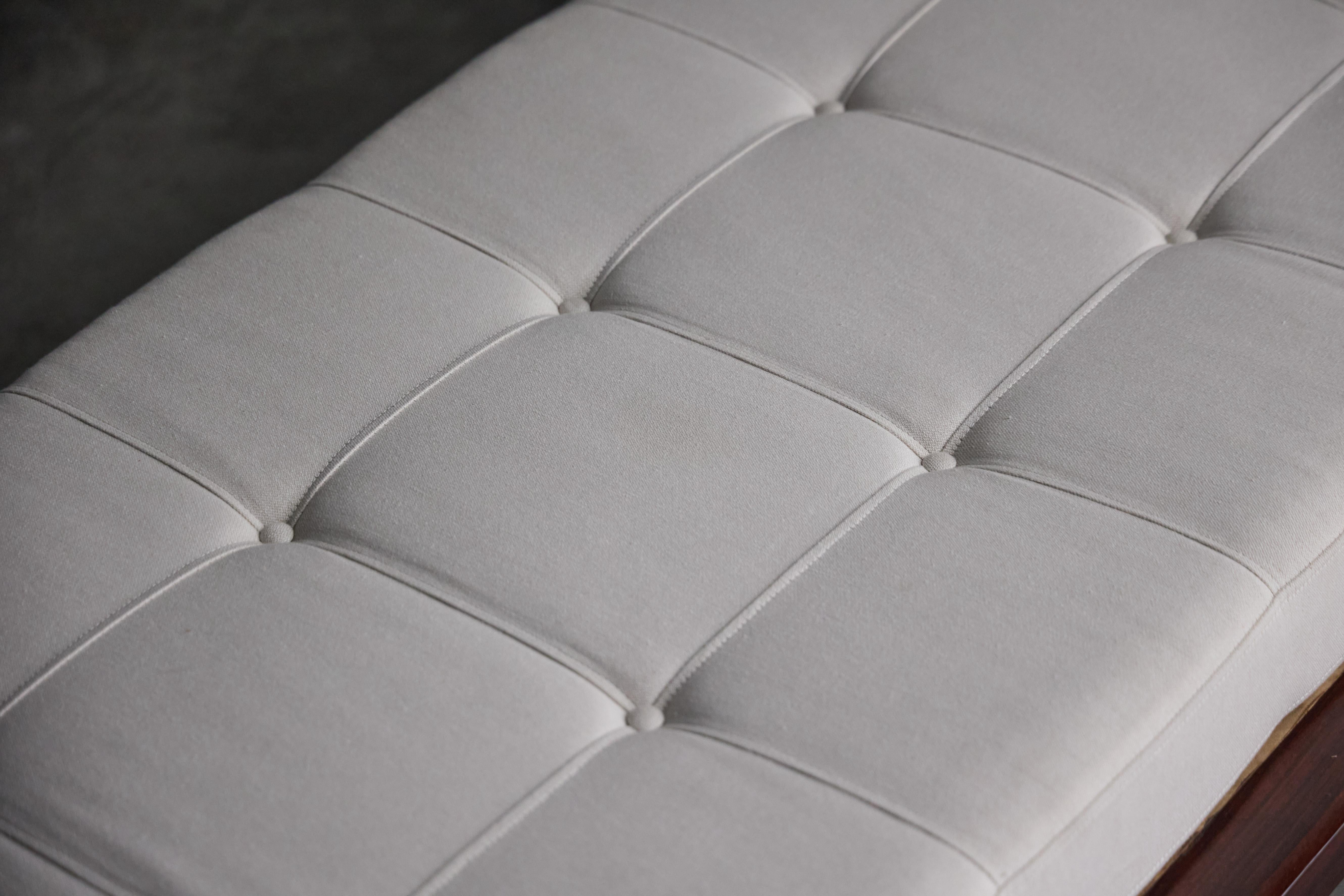 Sofá-cama minimalista de Jorge Zalszupin, Brasil, años 60 mediados del siglo XX en venta