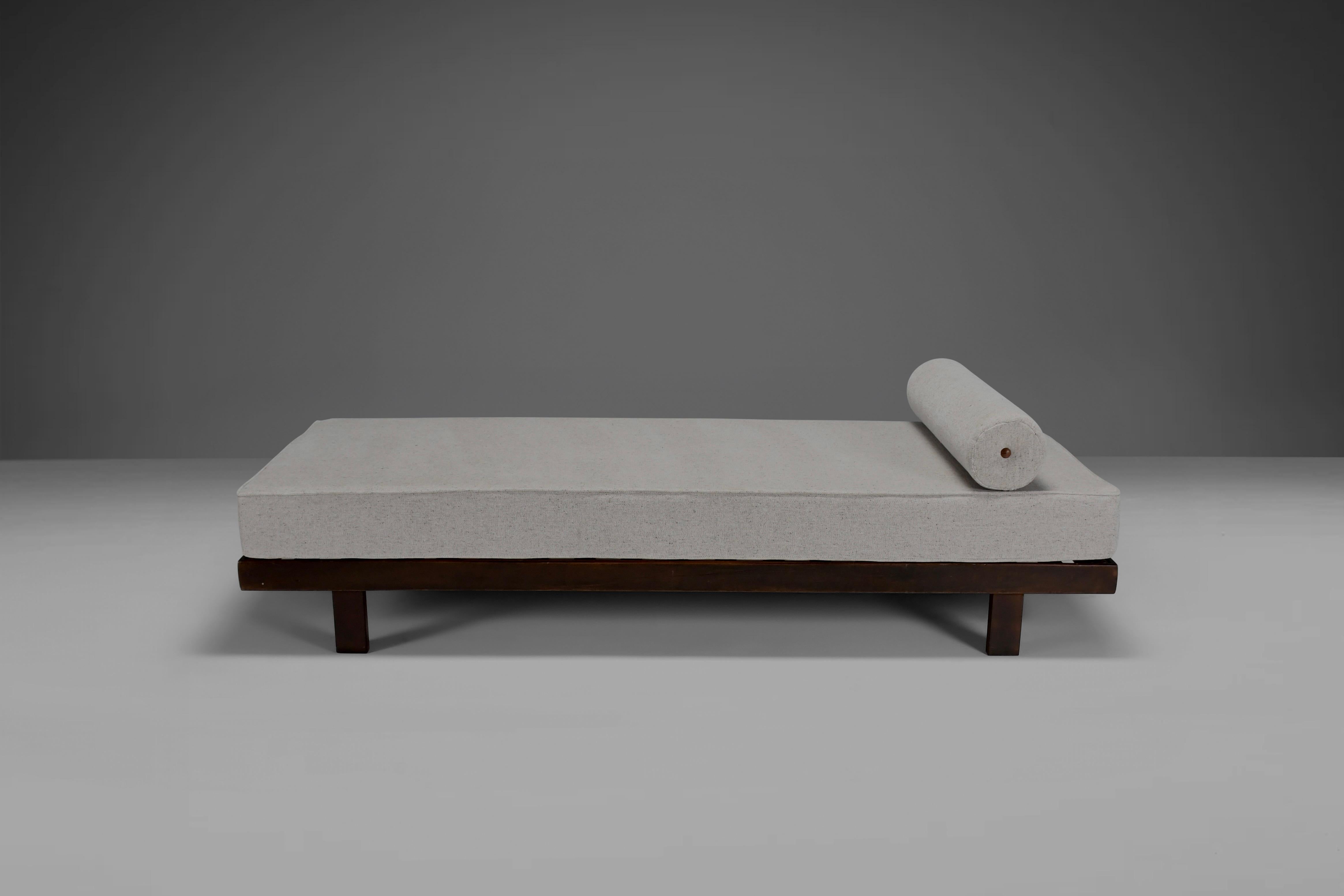 20th Century Minimalist Daybed by Jorge Zalszupin for L’atelier, Brazil, 1959 '2 Available' For Sale
