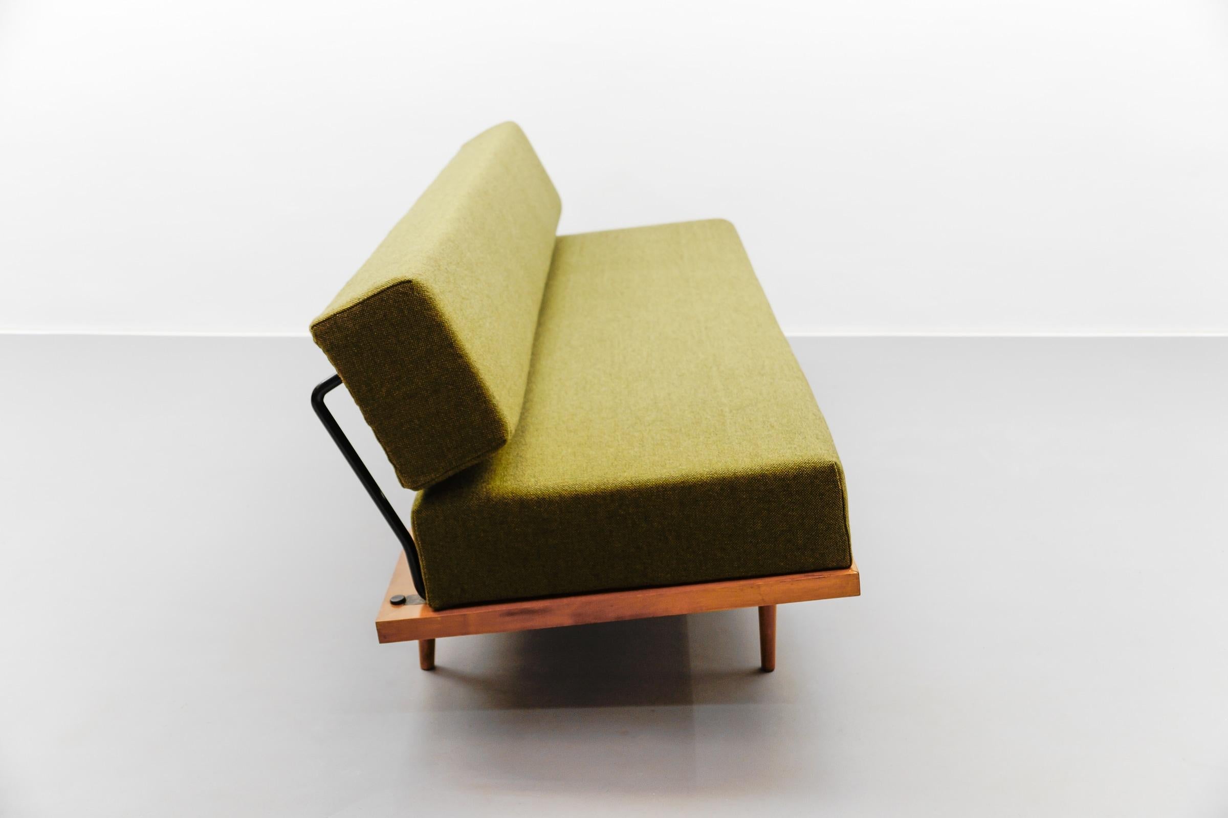 Minimalist daybed by Josef Pentenrieder, convertible sofa for Hans Kaufeld, 1954 In Good Condition In Nürnberg, Bayern