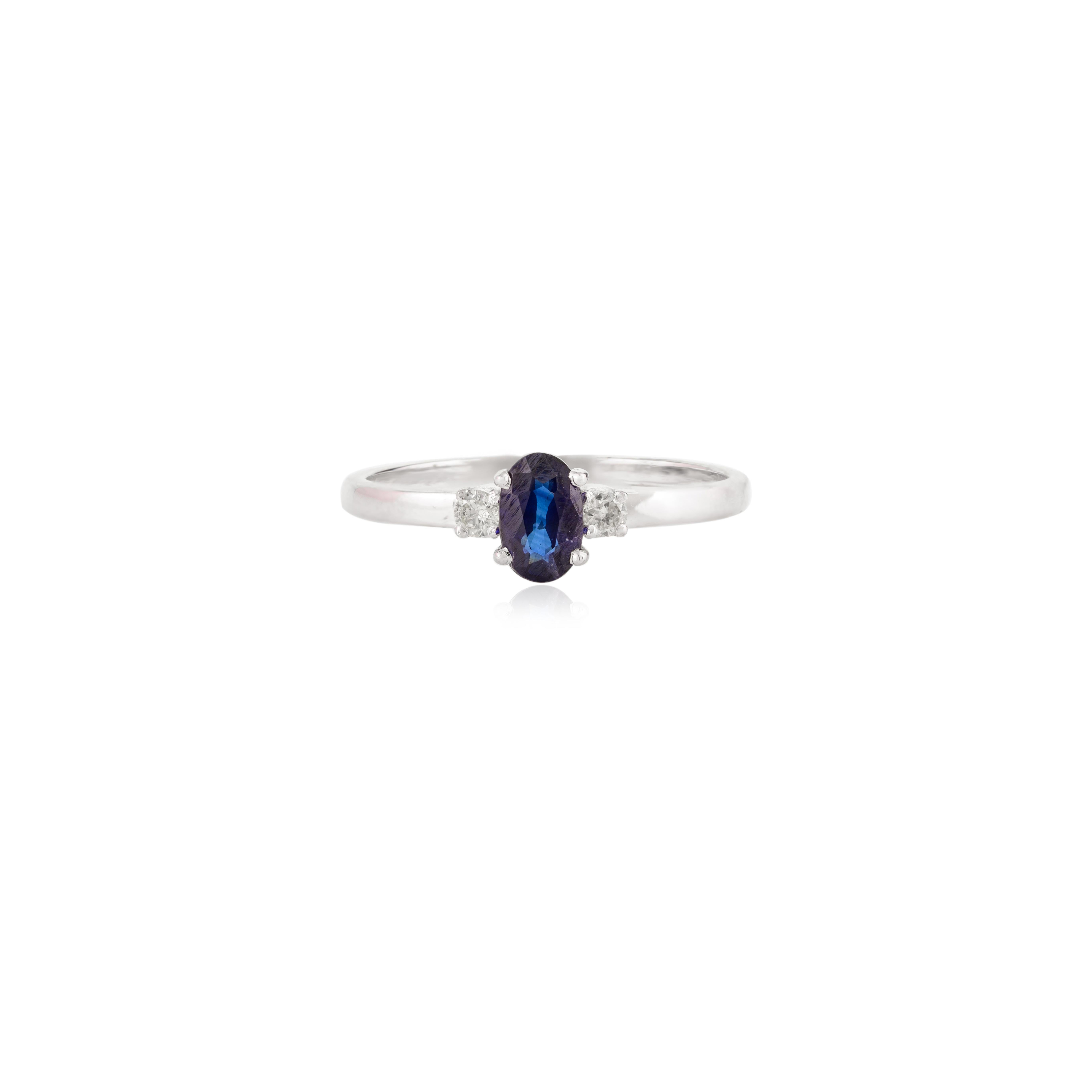 En vente :  Bague minimaliste en or blanc 14k avec saphir ovale bleu profond et diamant pour tous les jours 5