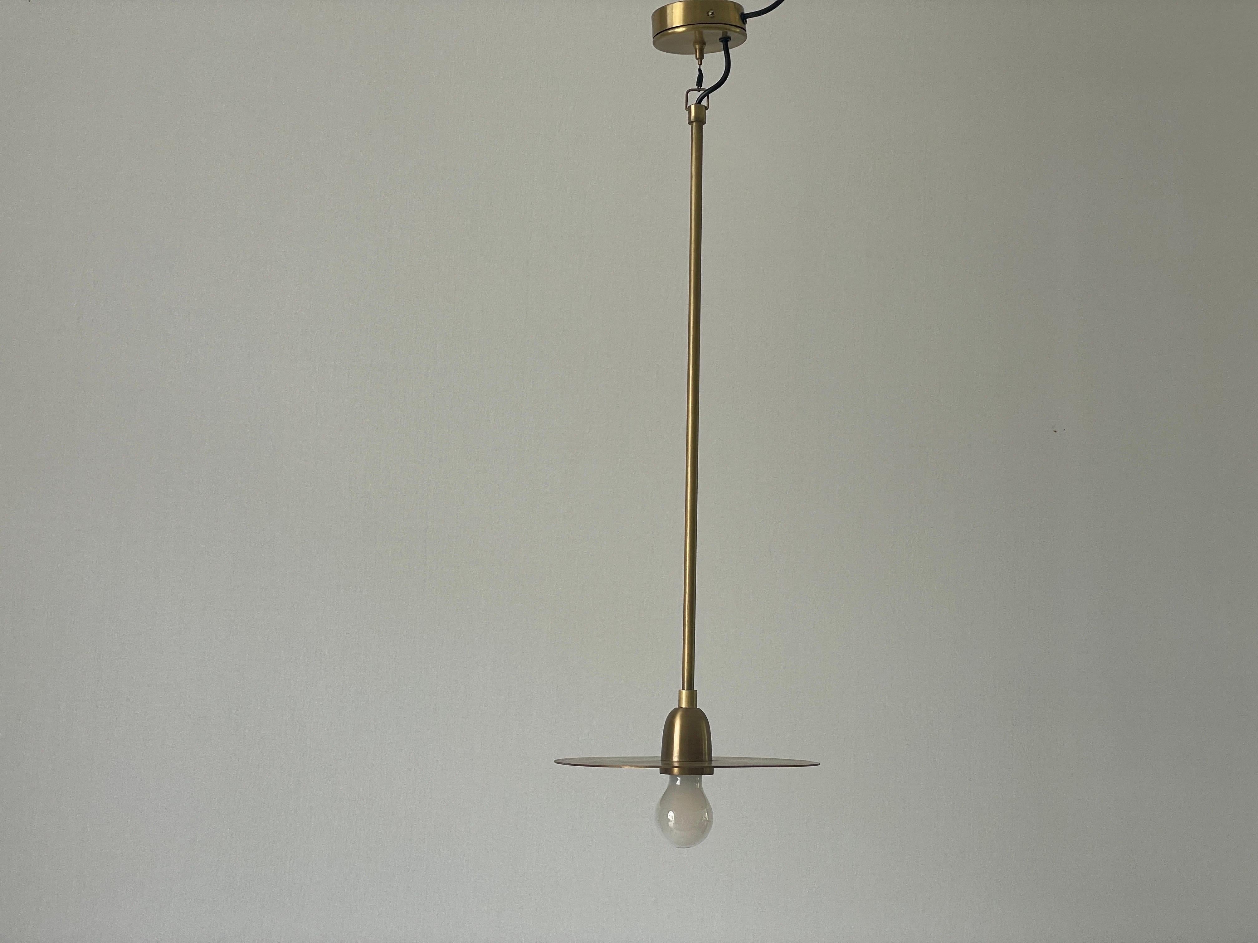 Lampada da soffitto circolare in ottone dal design minimalista, anni '60, Italia in vendita 4