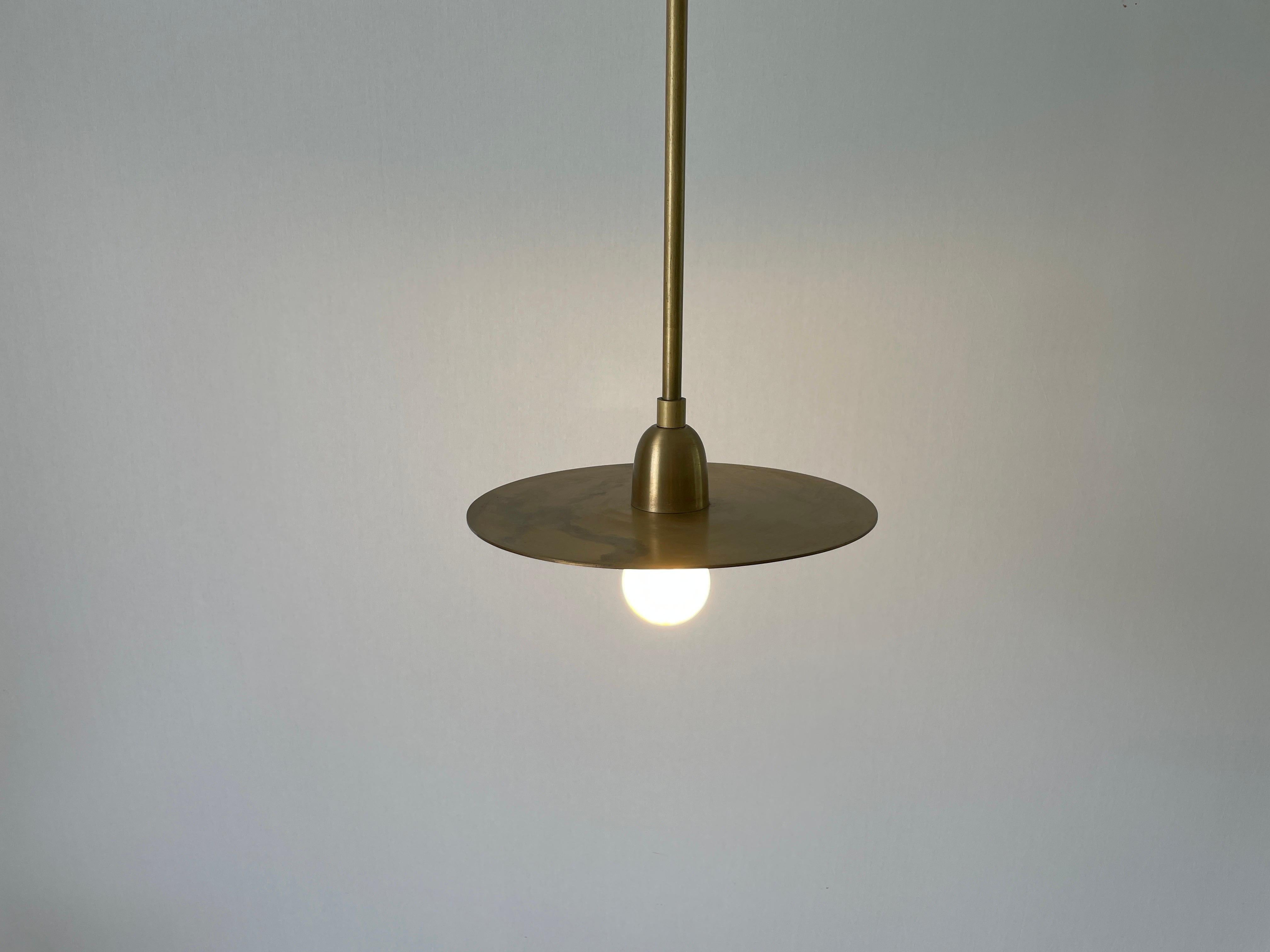 Lampada da soffitto circolare in ottone dal design minimalista, anni '60, Italia in vendita 7