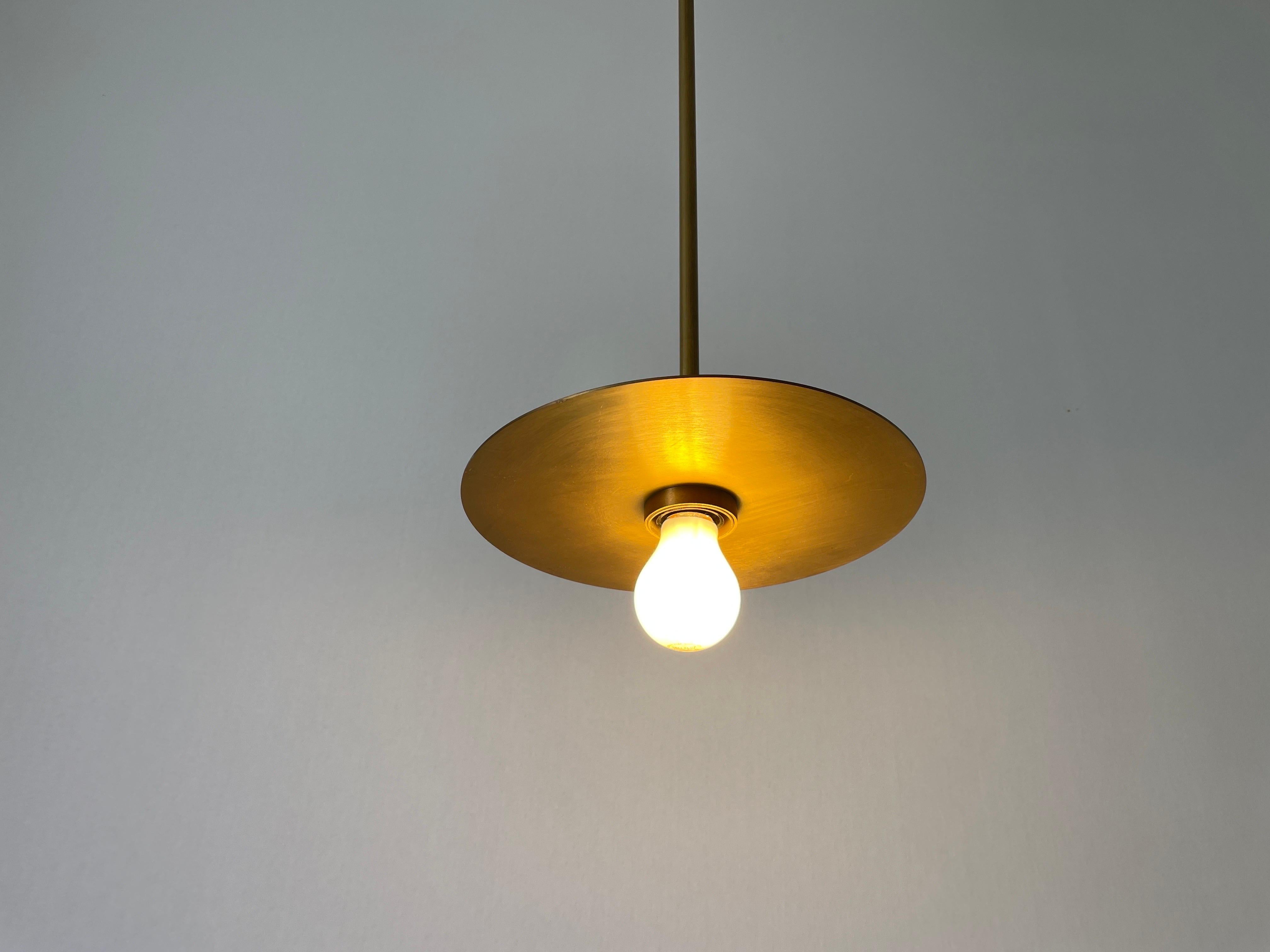 Lampada da soffitto circolare in ottone dal design minimalista, anni '60, Italia in vendita 9