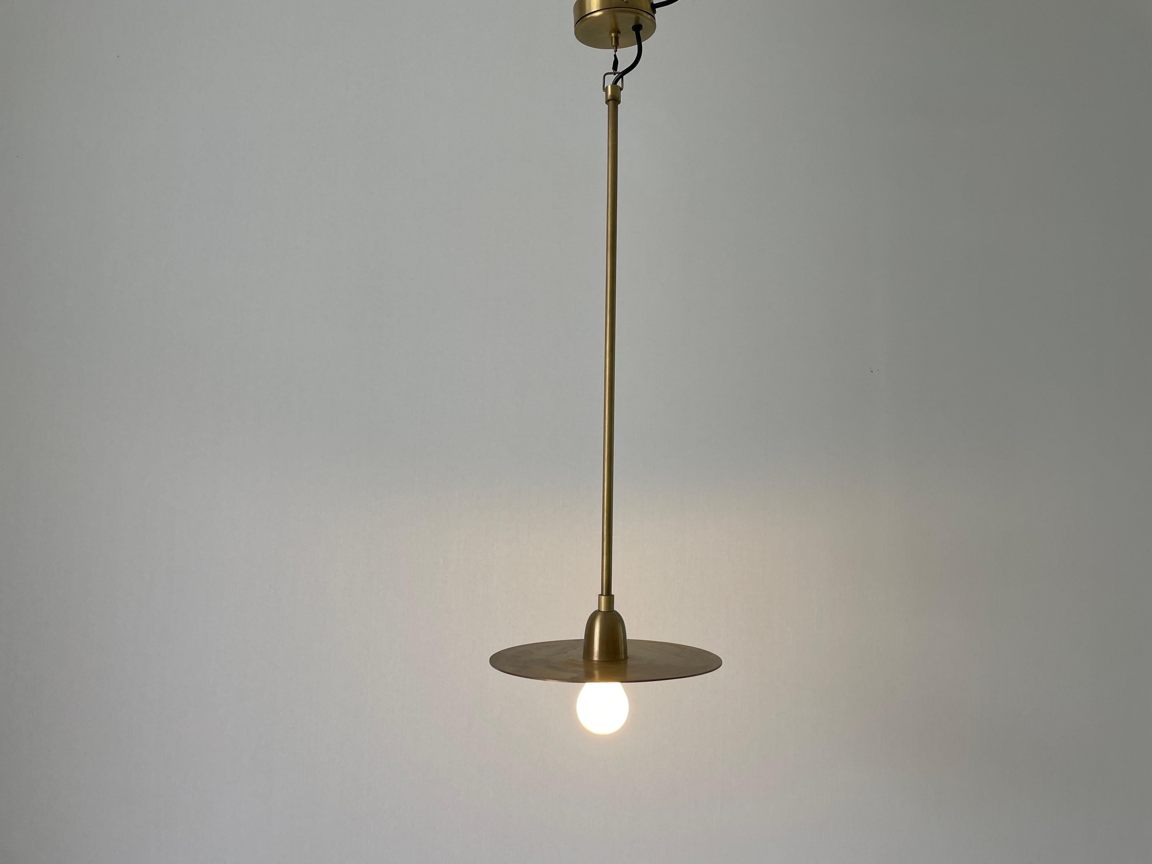 Lampada da soffitto circolare in ottone dal design minimalista, anni '60, Italia in vendita 11