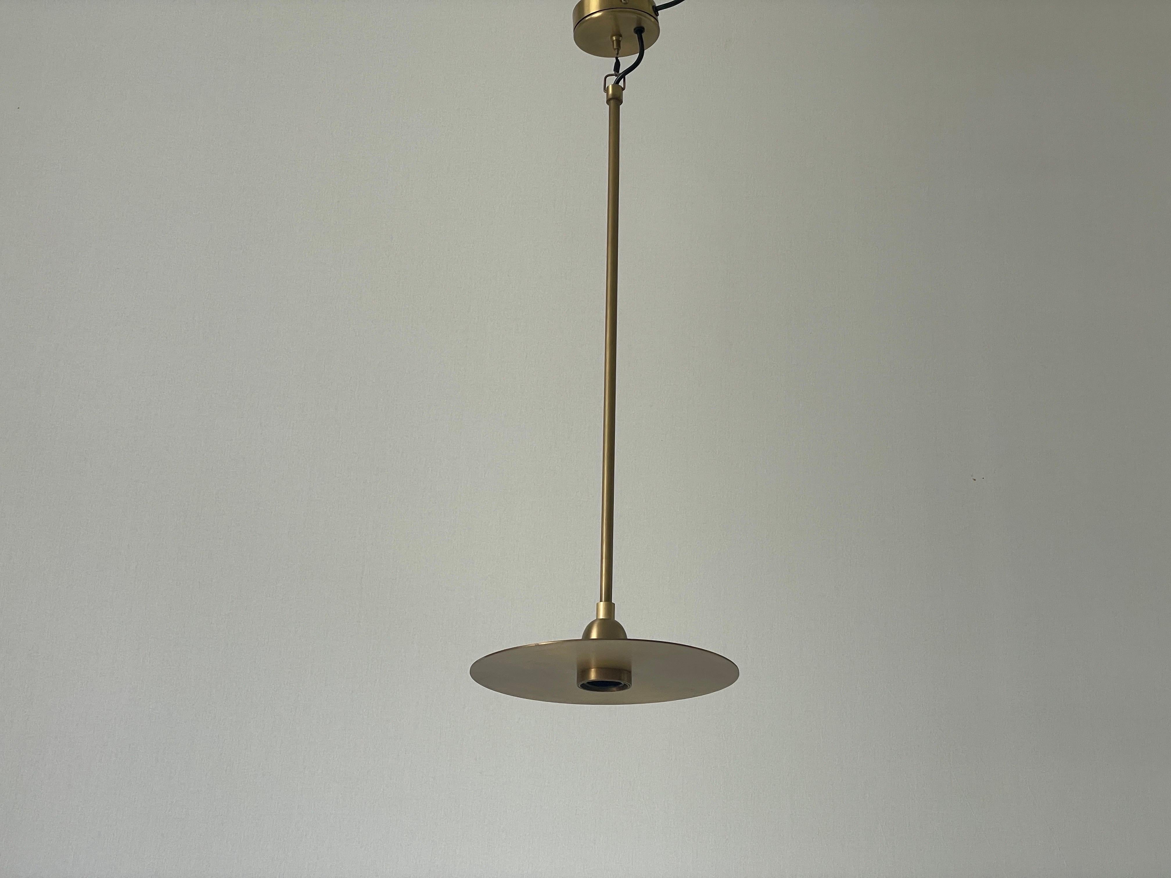 Lampada da soffitto circolare in ottone dal design minimalista, anni '60, Italia in vendita 1