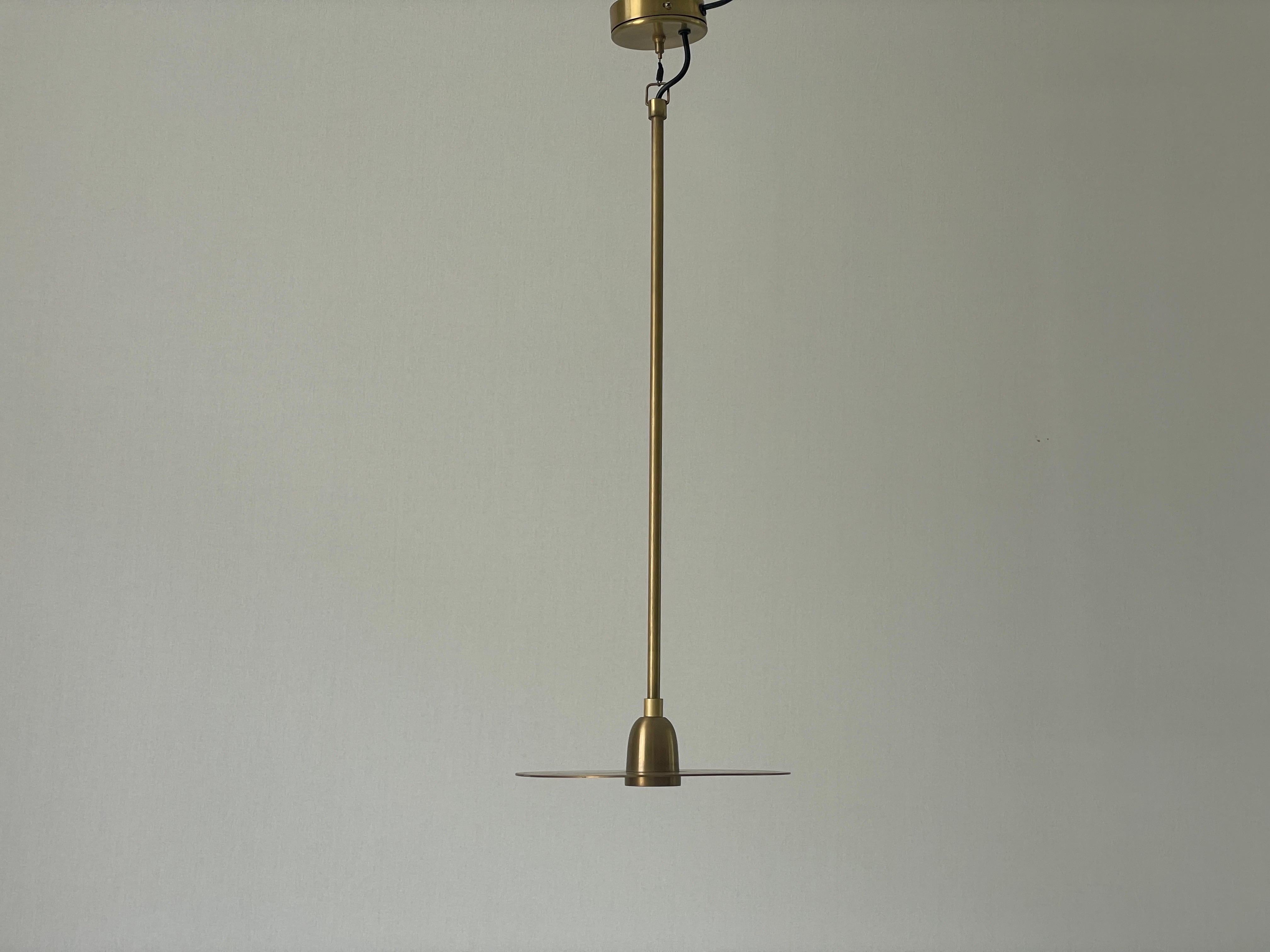 Lampada da soffitto circolare in ottone dal design minimalista, anni '60, Italia in vendita 2