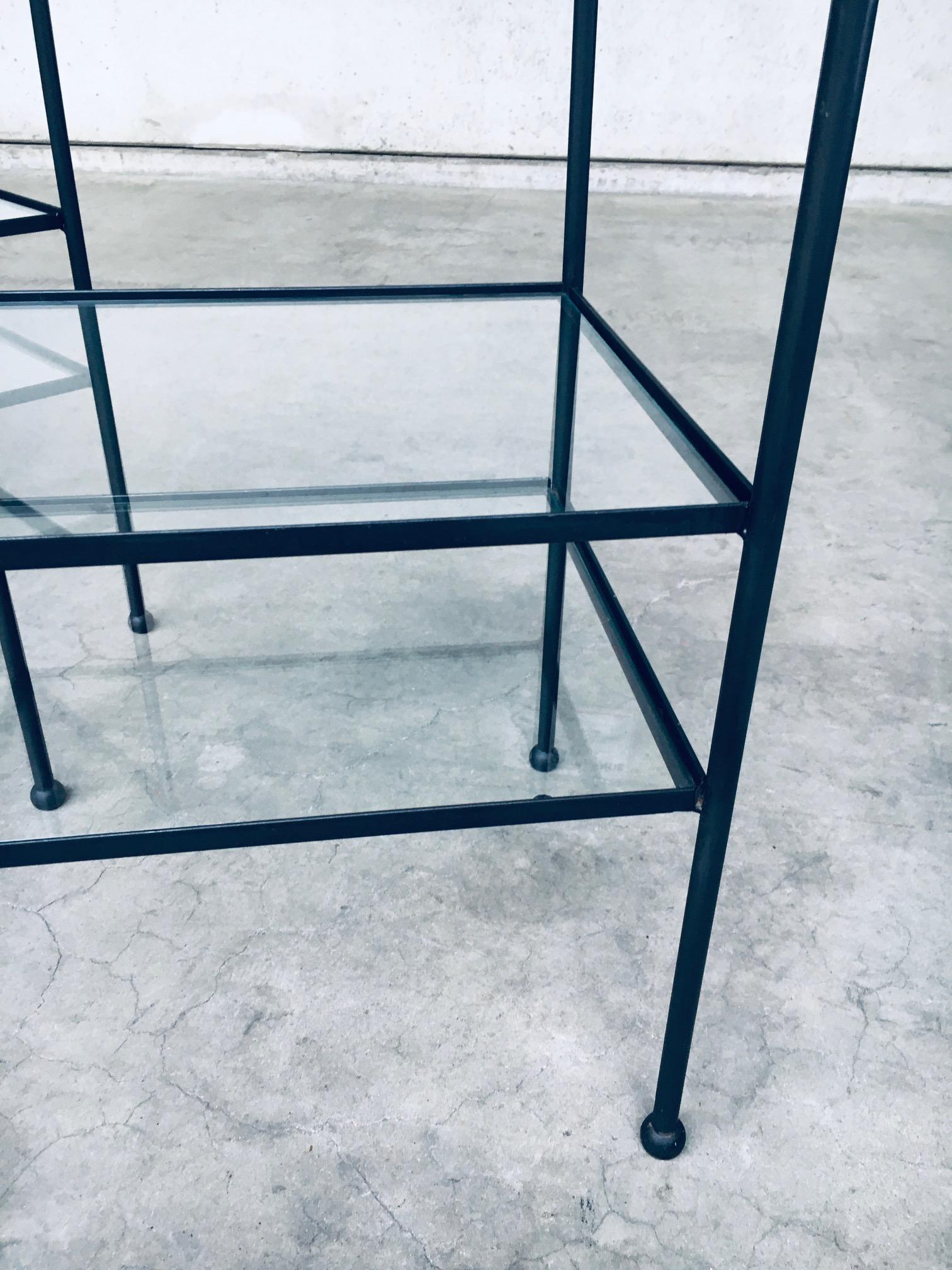 Juego de Mesa Auxiliar Alta de Tres Piezas de Diseño Minimalista, Bélgica Años 60 en venta 6