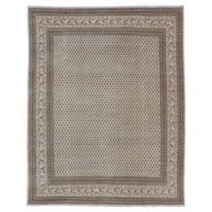 Minimalistischer persischer Täbris-Teppich im Vintage-Design mit gedämpften Braun- und Cremetönen