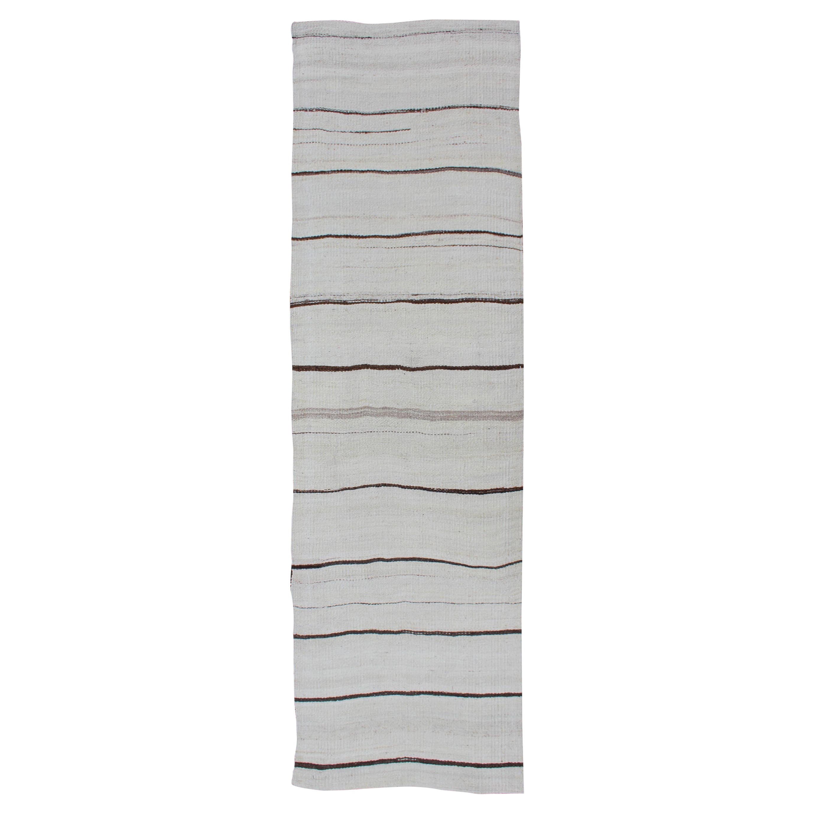 Runner Kilim turco vintage dal design minimalista nei toni del bianco sporco e del marrone