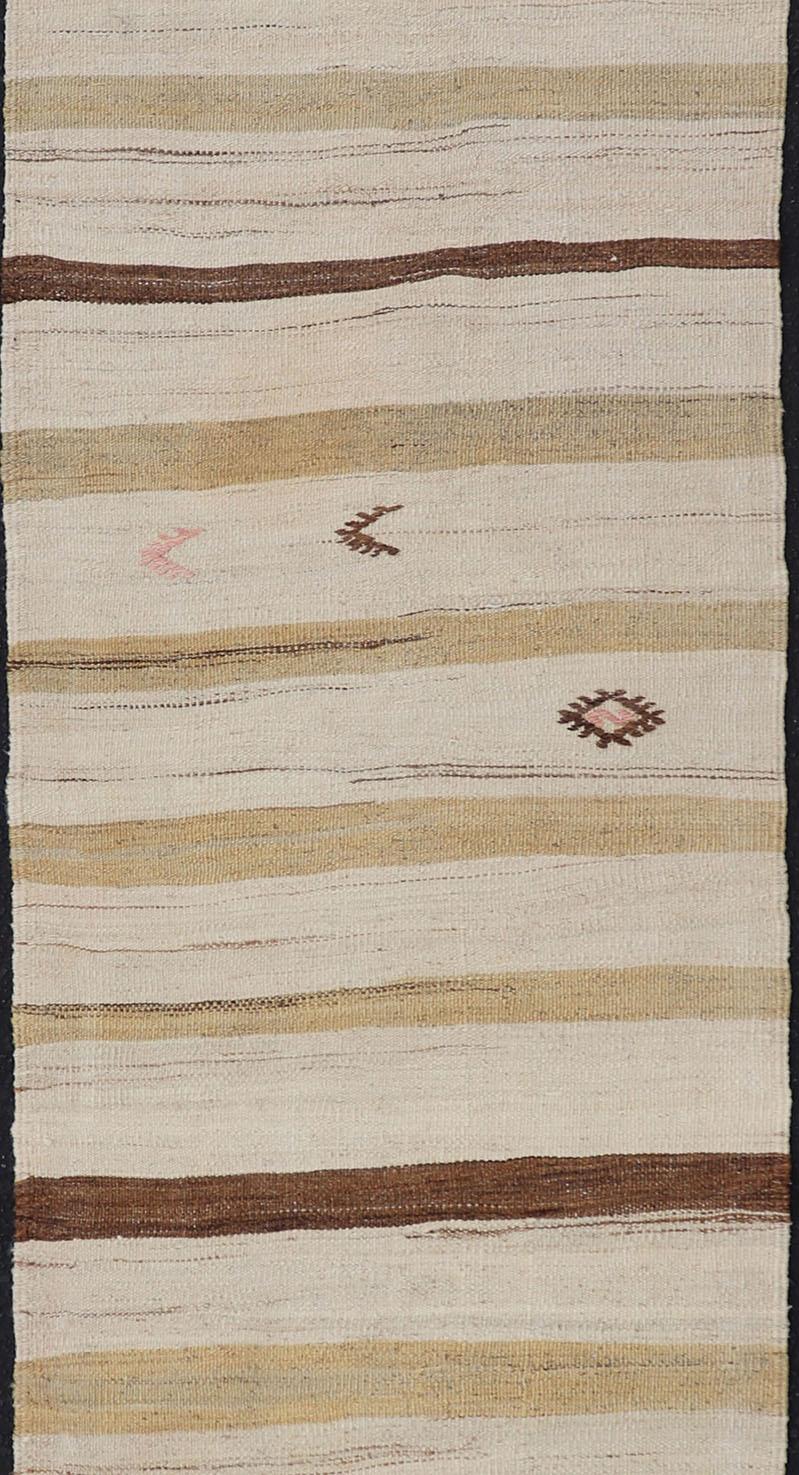 Minimalist Design Vintage Turkish Kilim Runner with Creams, Brown and Taupe In Good Condition For Sale In Atlanta, GA