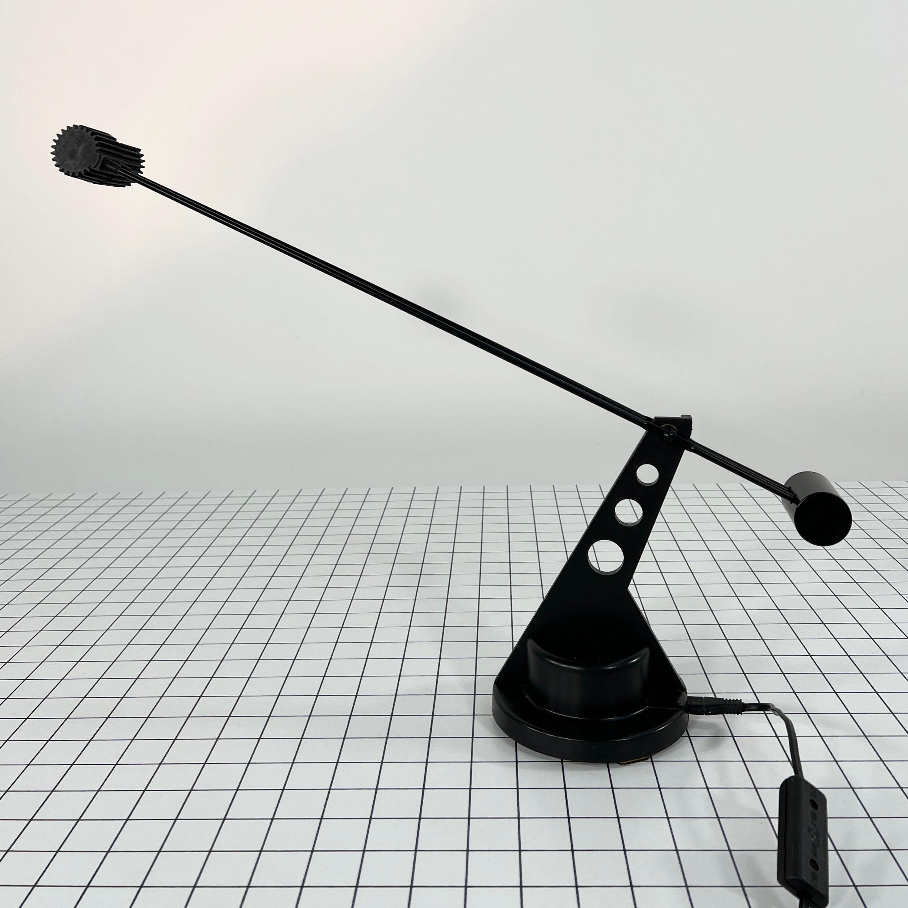 Minimalist Desk Lamp from Luxo, 1980s In Good Condition In Ixelles, Bruxelles