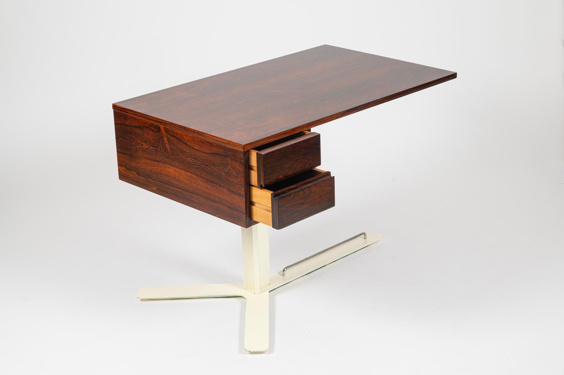 Italian Minimalist Desk Produced by Sormani c1960 For Sale