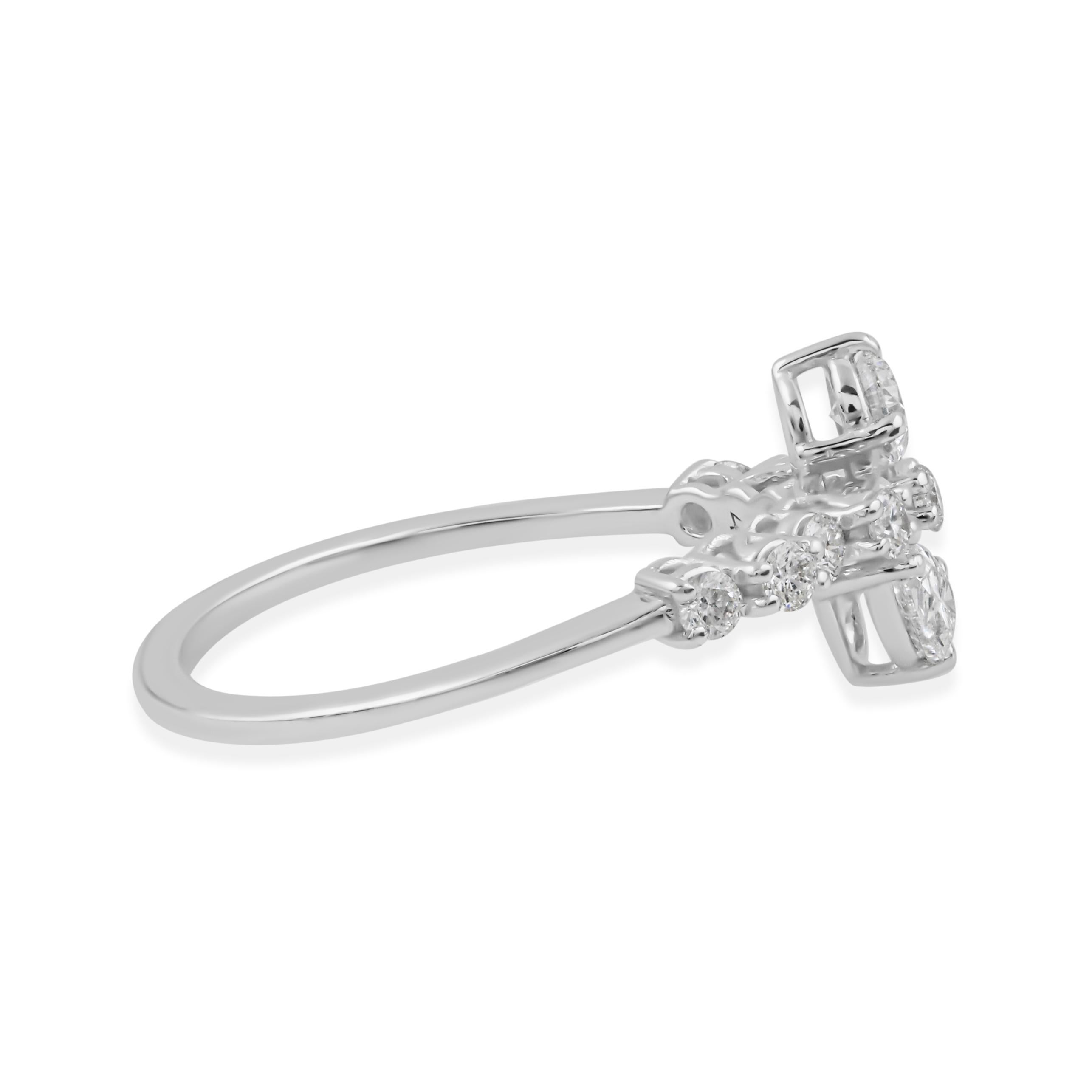For Sale:  Minimalist Diamond Ring with Mixed Cut in 18k Solid Gold Fine Jewelry 7