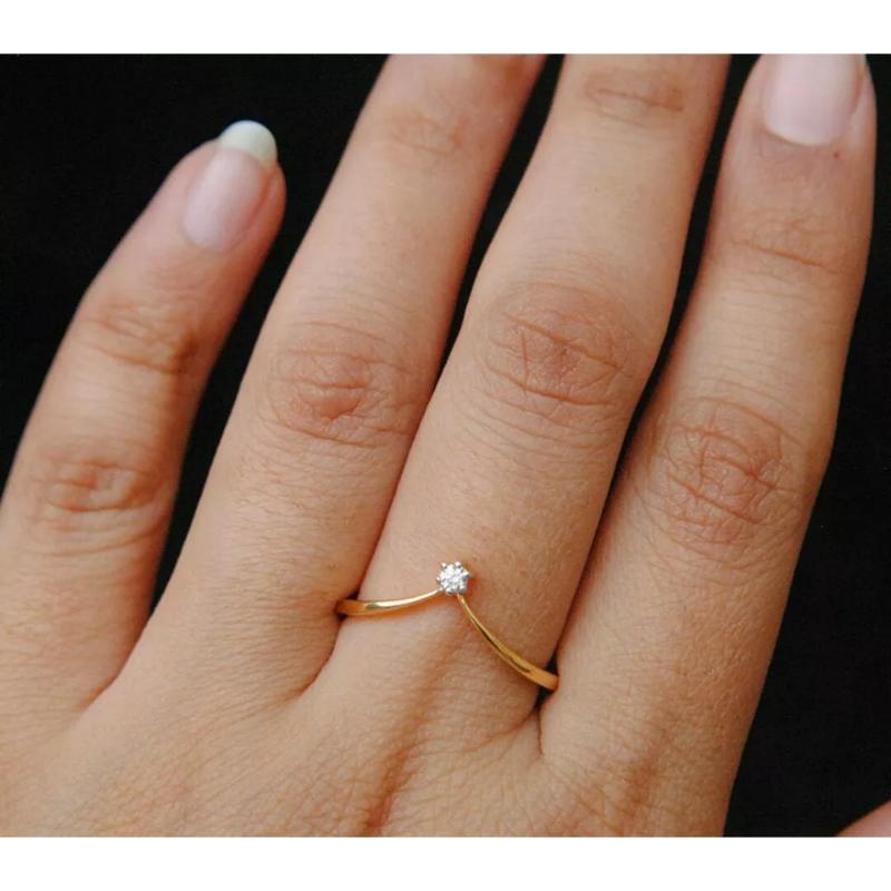 Minimalist Diamond Wedding Ring V Band in 14k Solid Gold In New Condition For Sale In Chicago, IL