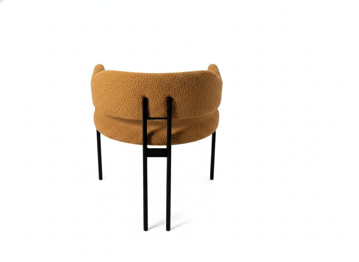 Minimalist Dining Chair in Wooly Bouclé & Metal Frame - Mondo Design Studio (Handgefertigt) im Angebot