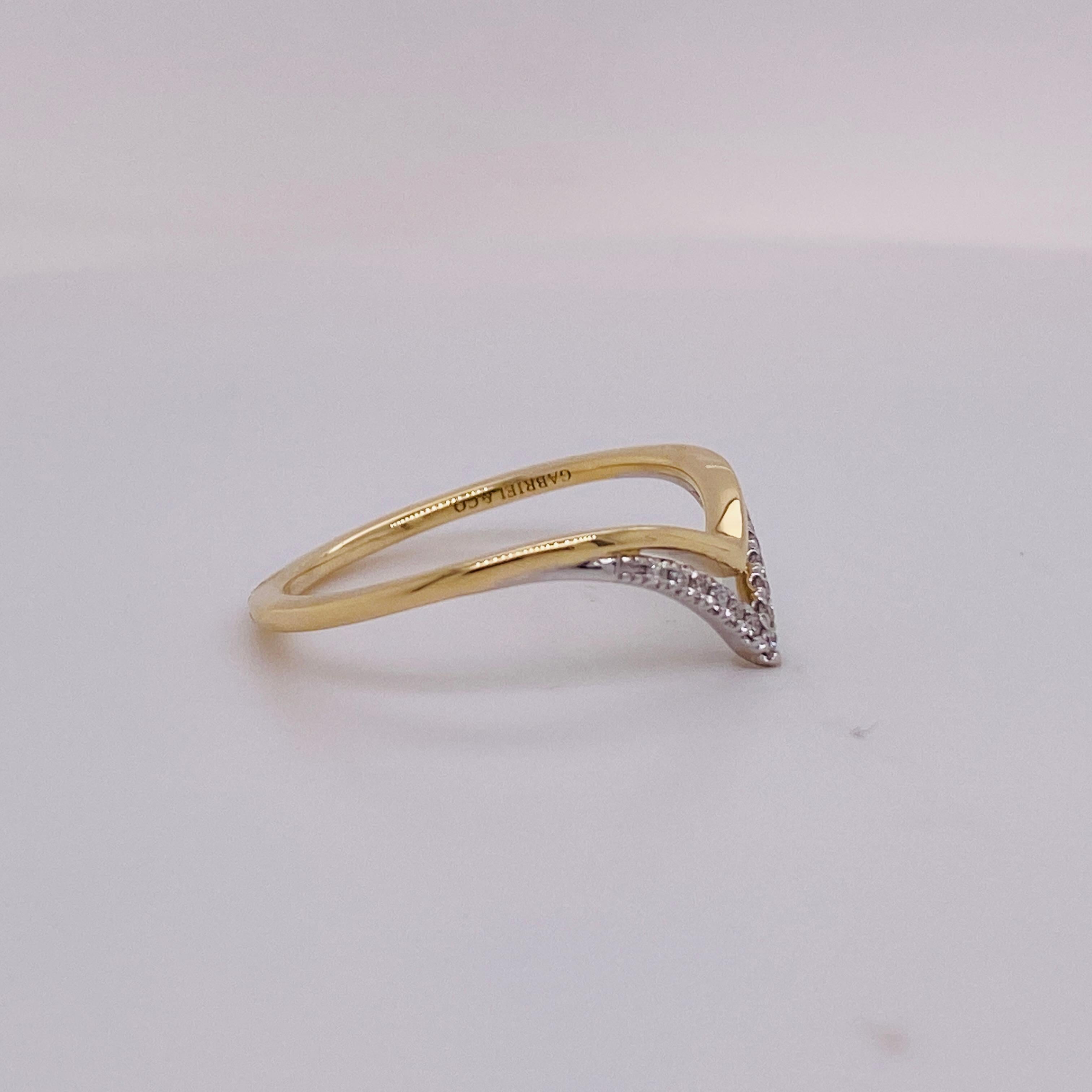 En vente :  Bague minimaliste à double chevron en or bicolore 14 carats LR51826M45JJ LV 4